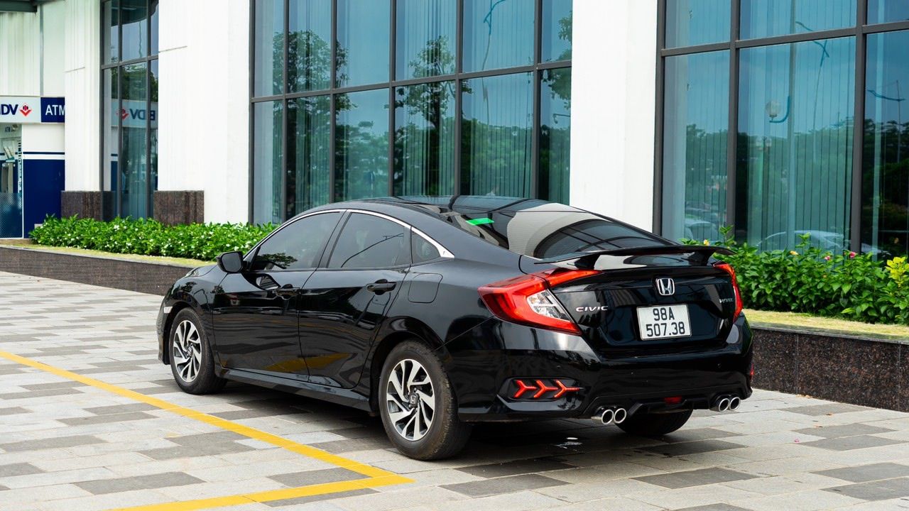 Honda Civic 2019 - Màu đen cá tính, nguyên zin