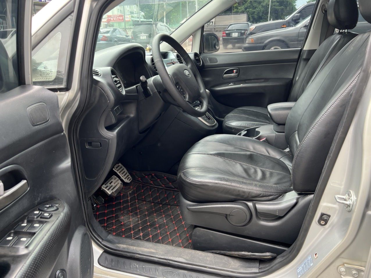 Kia Carens 2009 - Bán xe gia đình giá chỉ 265tr