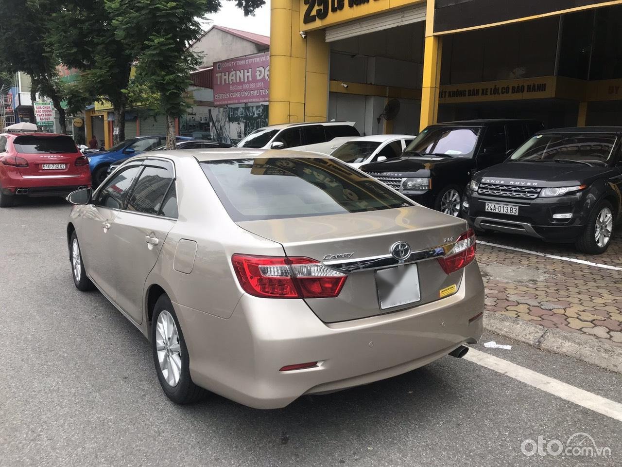 Toyota Camry 2013 - Màu vàng cát, xe đẹp không vết xước