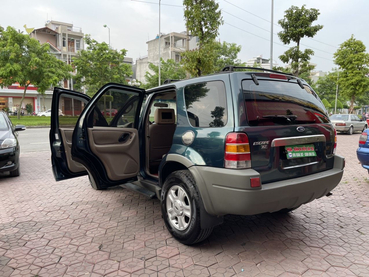 Ford Escape 2002 - 5 chỗ gầm cao