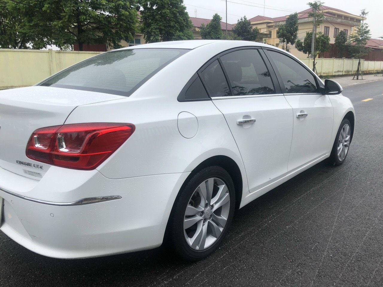 Chevrolet Cruze 2017 - Giá hữu nghị