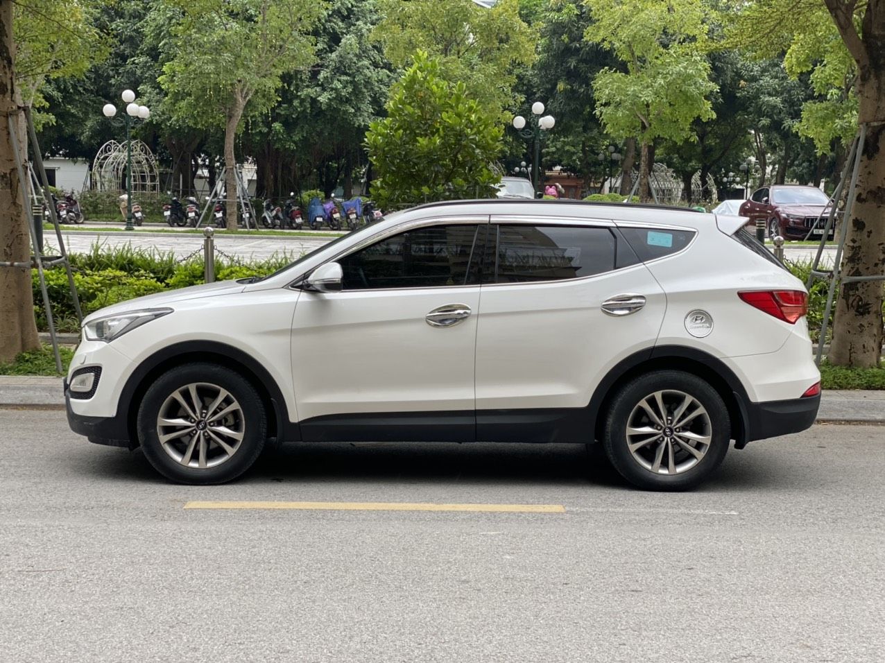 Hyundai Santa Fe 2015 - Đăng ký 2015 còn mới, giá chỉ 745tr