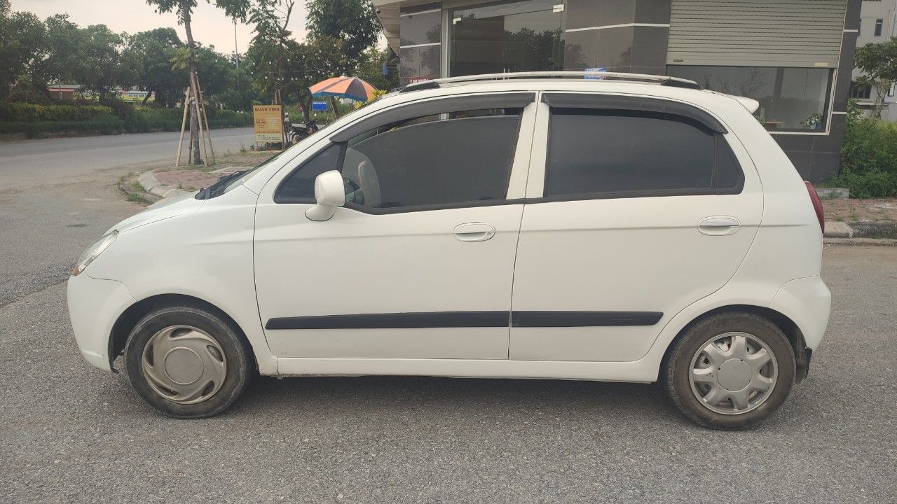 Chevrolet Spark 2010 - Màu trắng số sàn