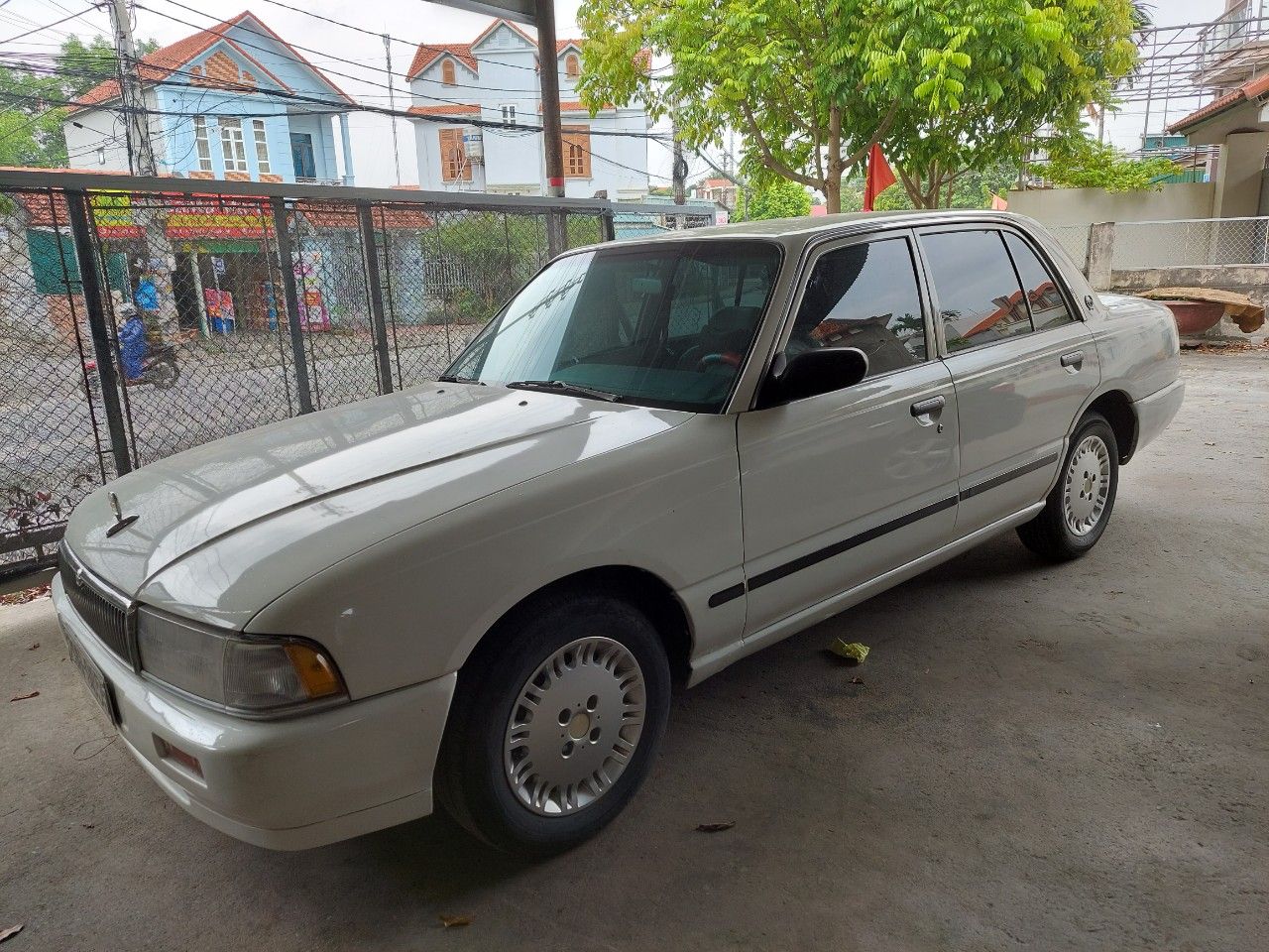 Nissan Laurel 1989 - Máy dầu số tự động