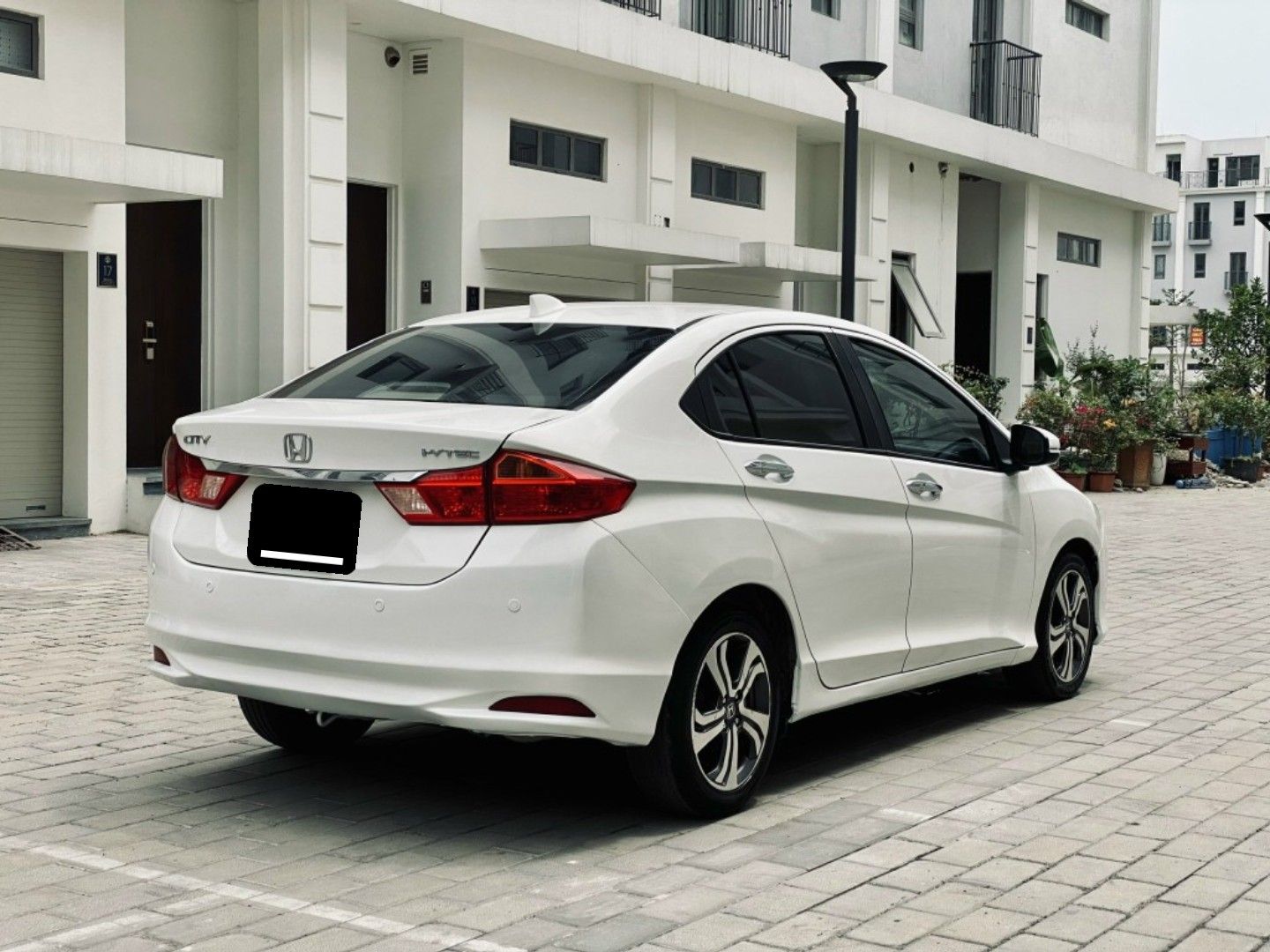 Honda City 2017 - Màu trắng, giá cực tốt