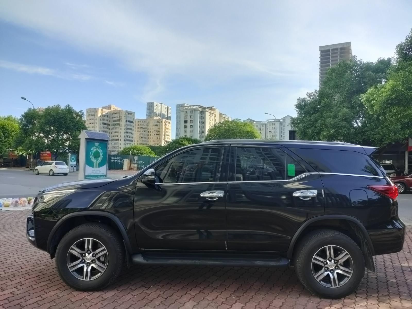 Toyota Fortuner 2021 - Máy dầu màu đen