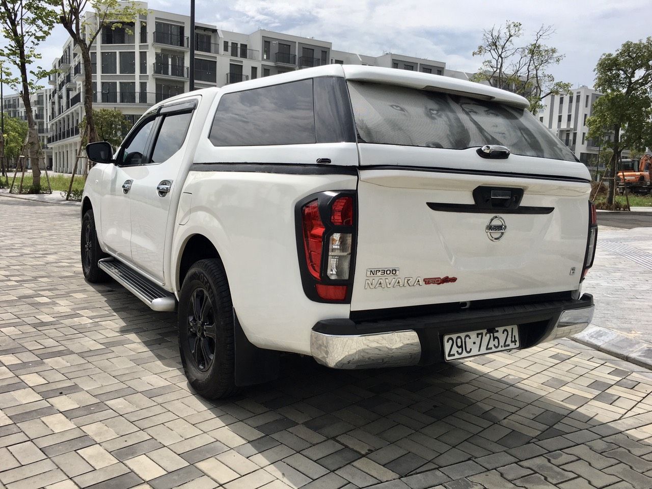 Nissan Navara 2016 - Màu trắng, nhập khẩu nguyên chiếc, giá cực tốt