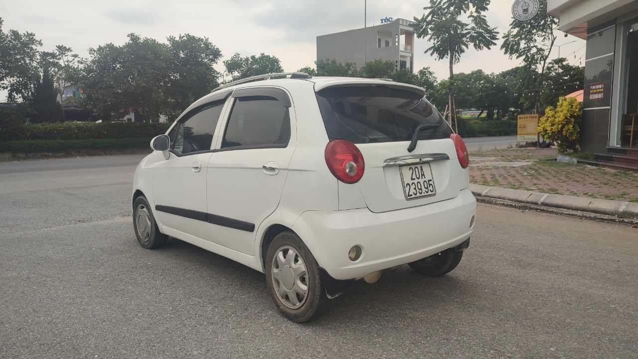 Chevrolet Spark 2010 - Màu trắng số sàn