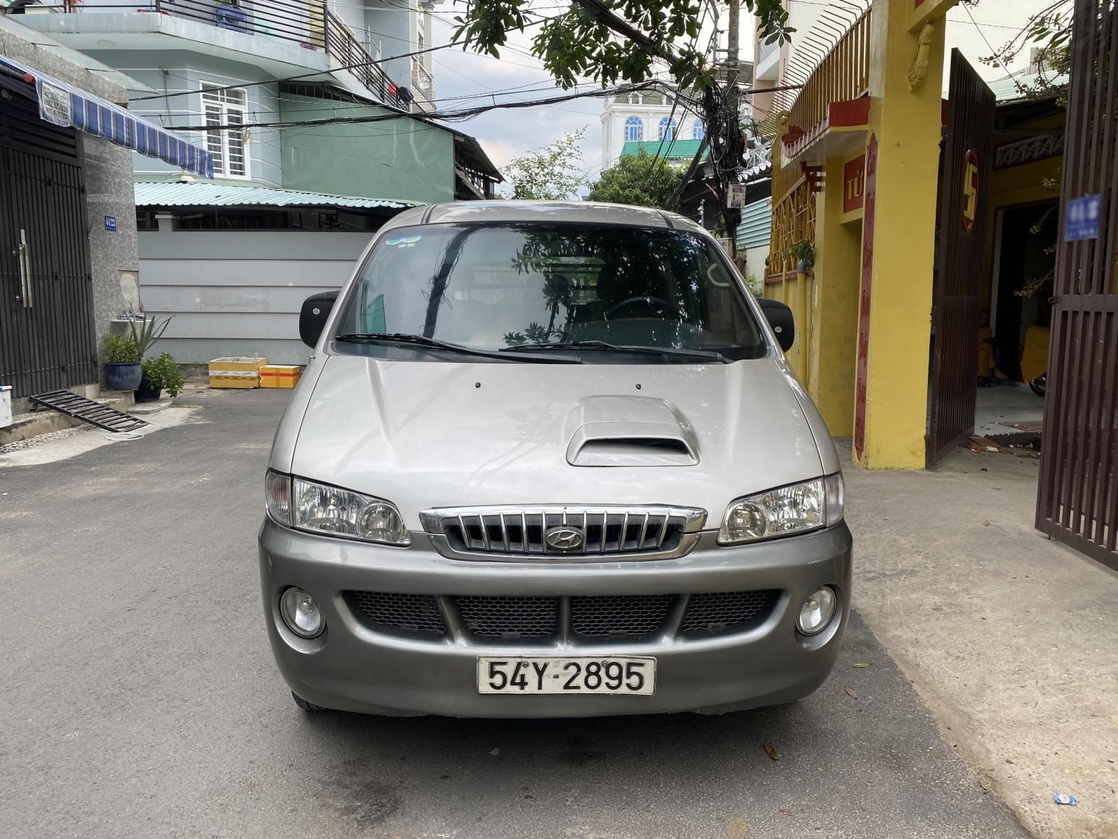 Hyundai Starex 2004 - Xe máy dầu 6 chỗ 800kg