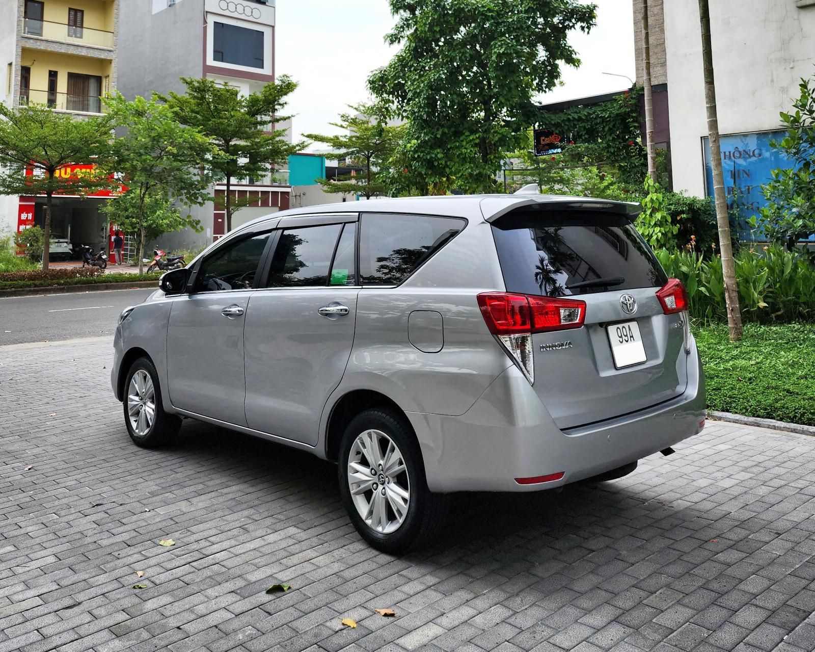 Toyota Innova 2017 - Bản AT cao nhất