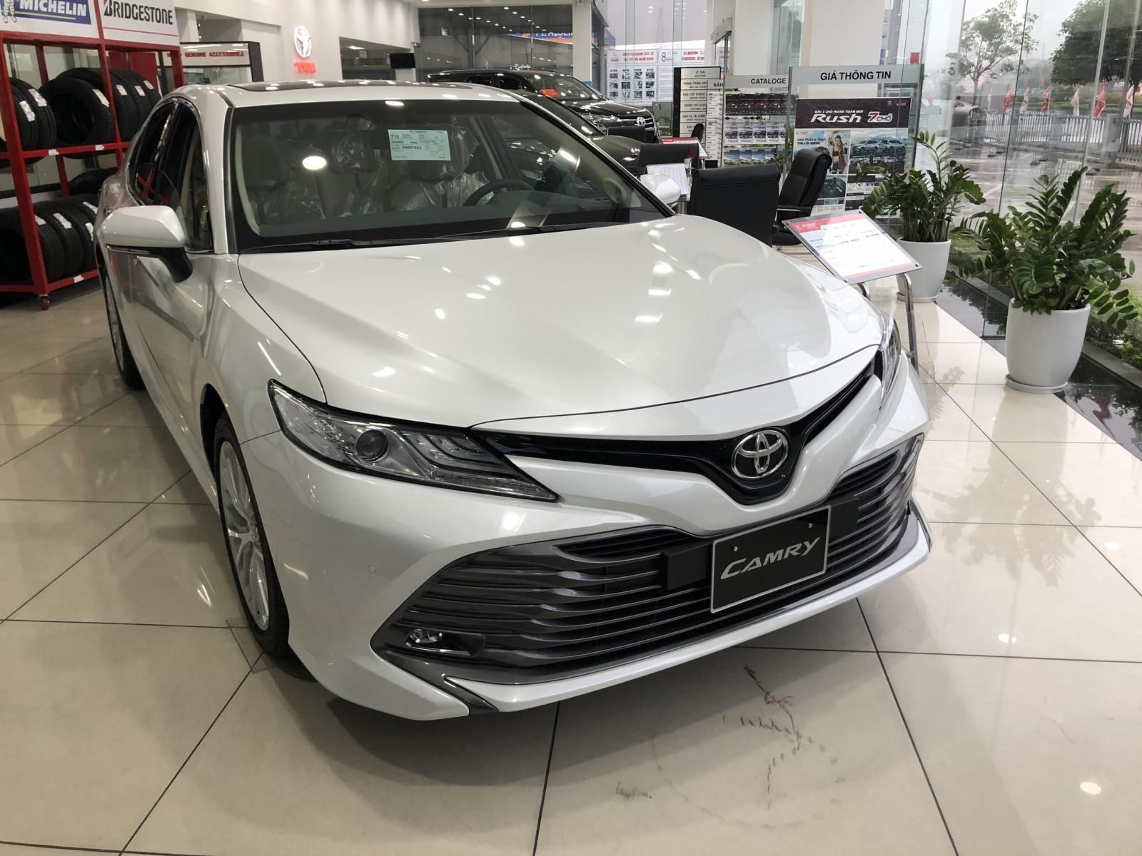 Toyota Camry 2022 - Giá tốt, khuyến mại khủng, giao xe ngay, hỗ trợ trả góp 80%