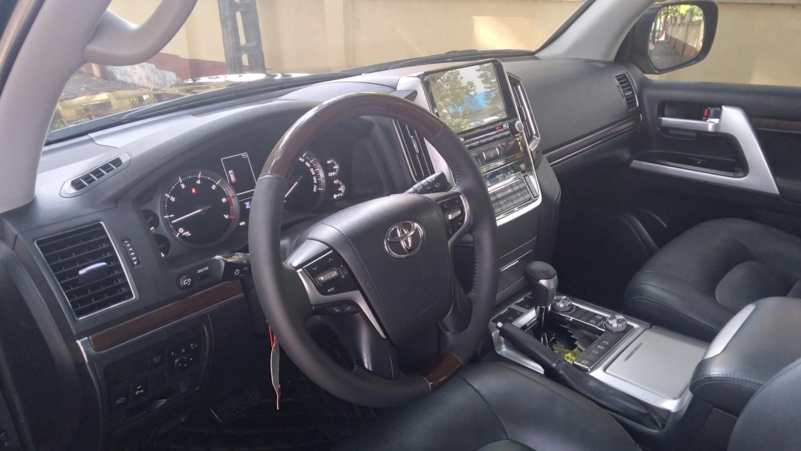 Toyota Land Cruiser 2016 - Xe màu đen