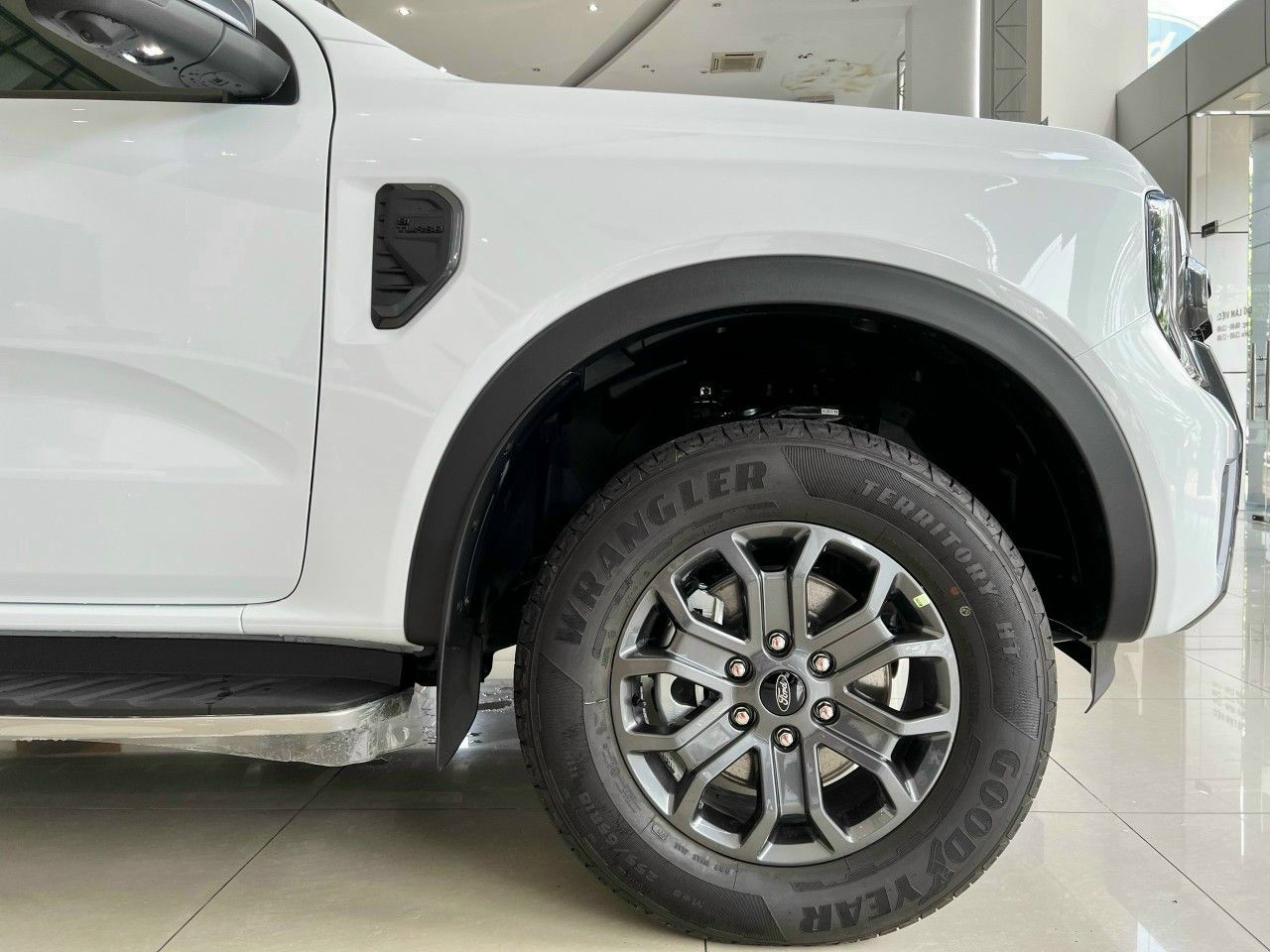 Ford Ranger 2022 - Giá tốt tháng 9/2022, sẵn xe giao ngay, hỗ trợ trả góp 80%