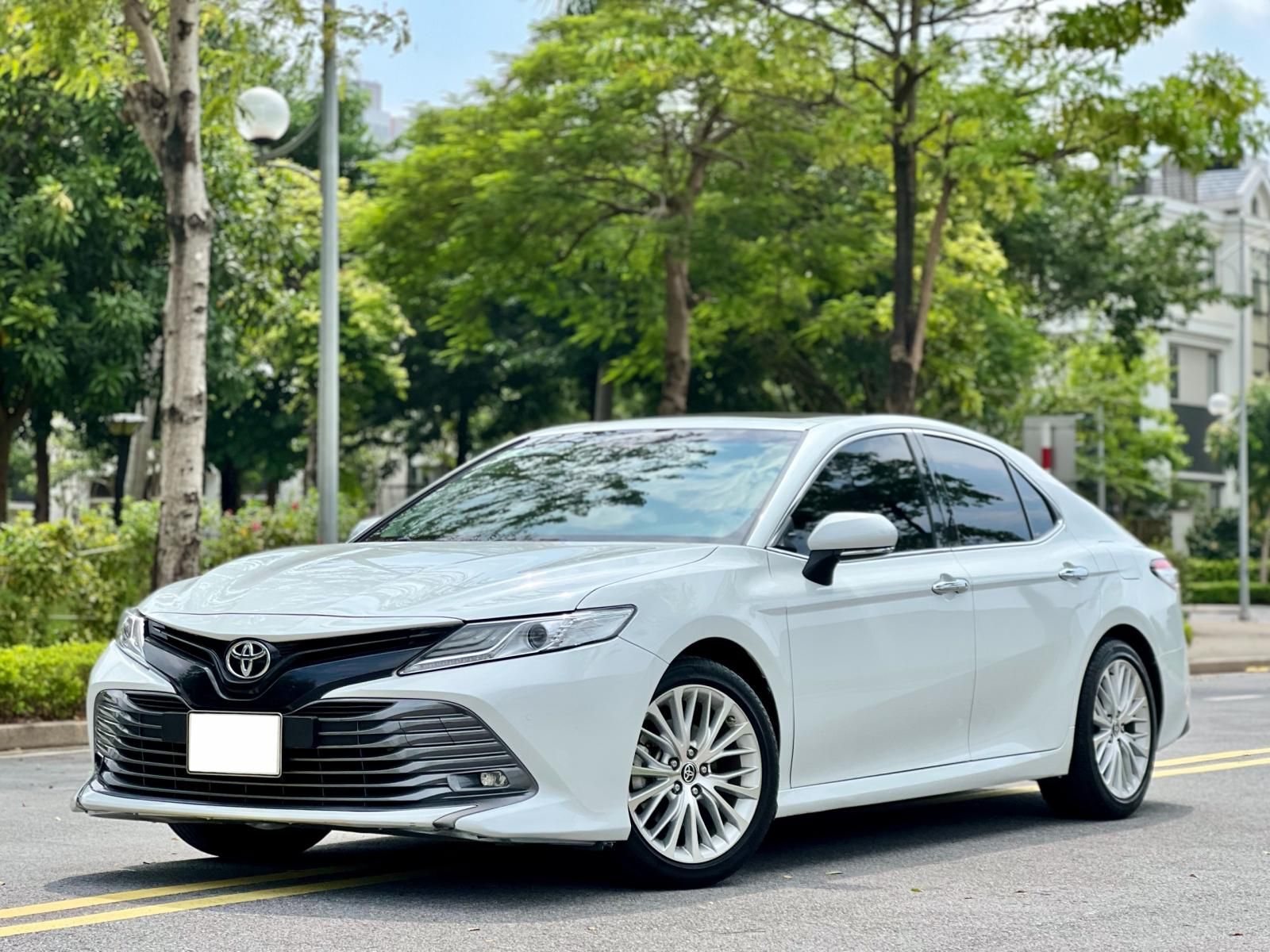 Toyota Camry 2020 - Siêu lướt biển Hà Nội