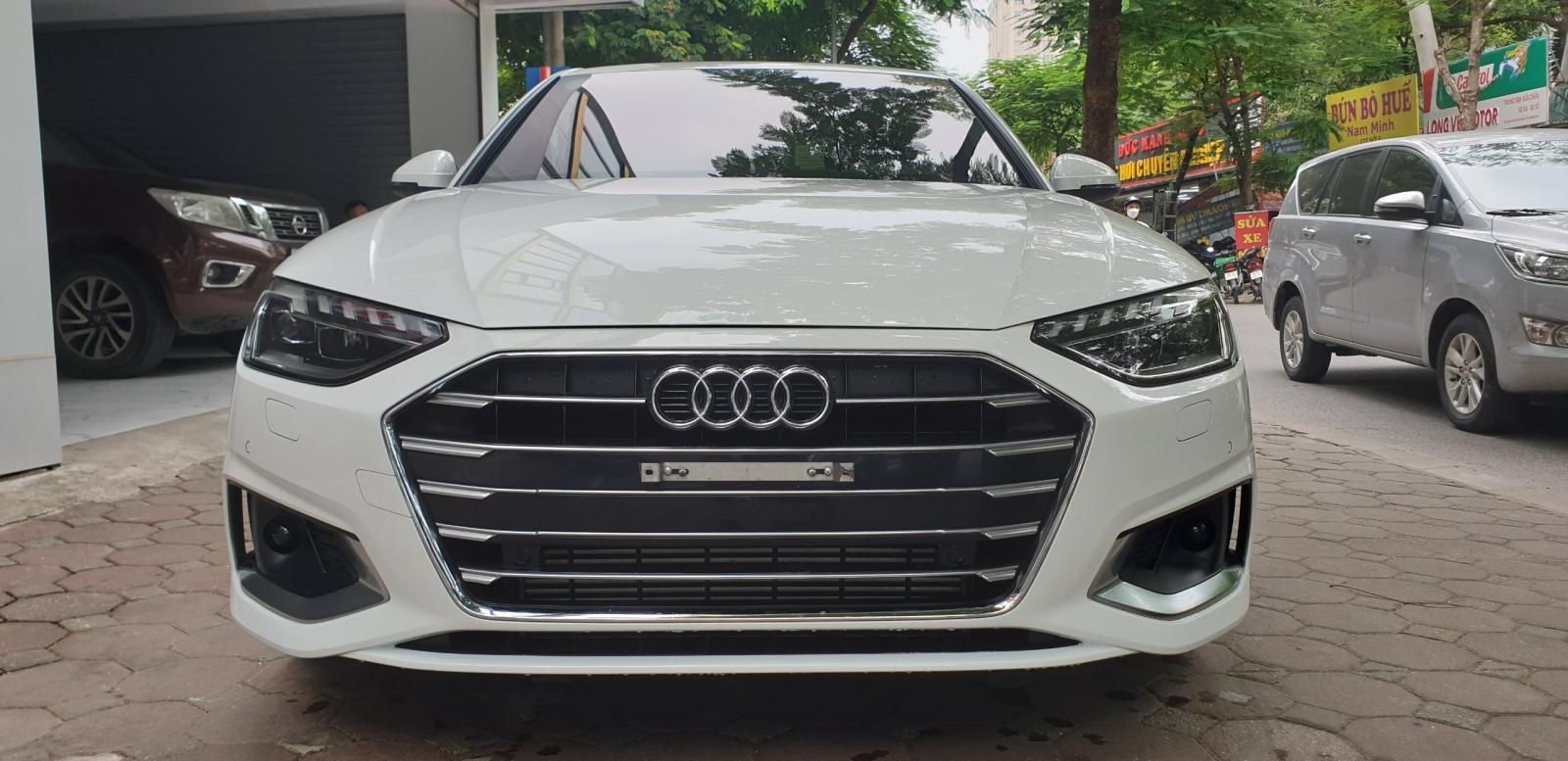 Audi A4 2021 - Xe màu trắng