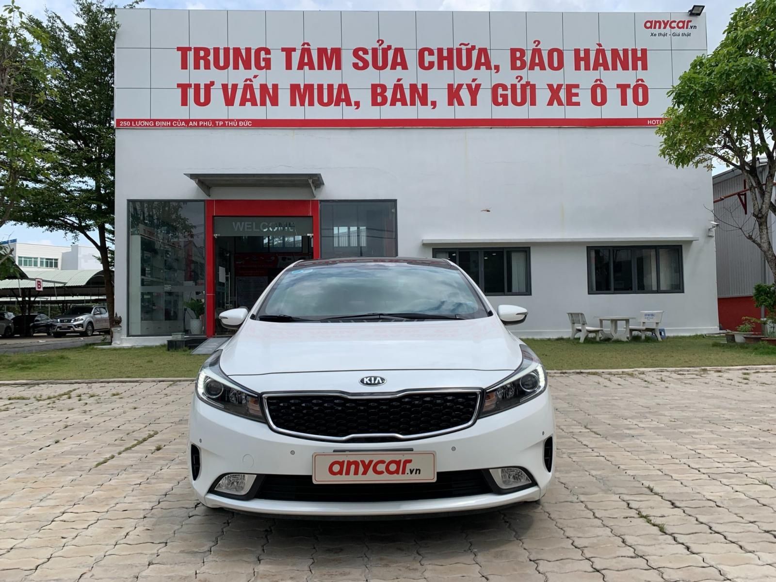 Kia Cerato 2016 - xe màu trắng