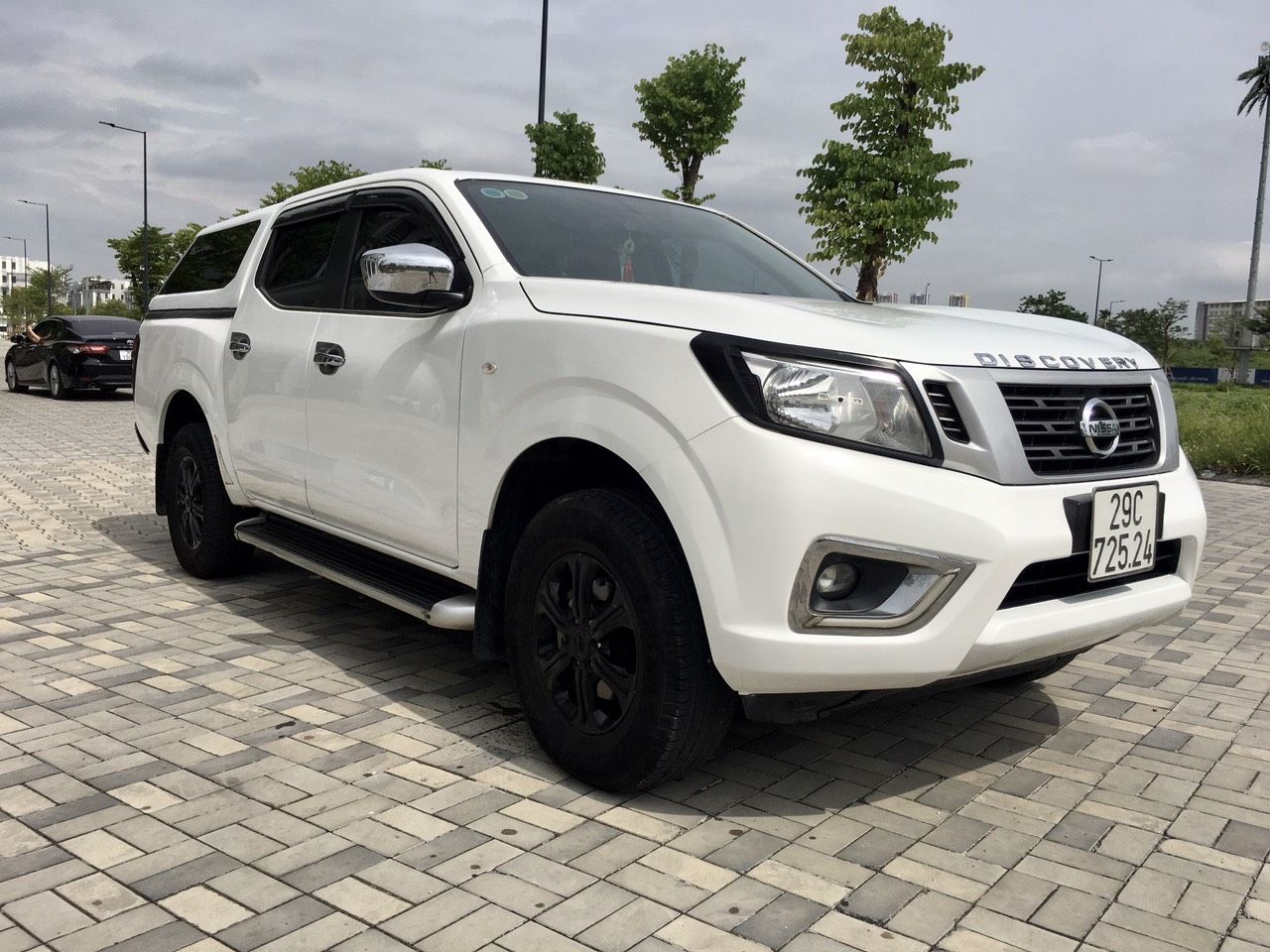 Nissan Navara 2016 - Màu trắng, nhập khẩu nguyên chiếc, giá cực tốt