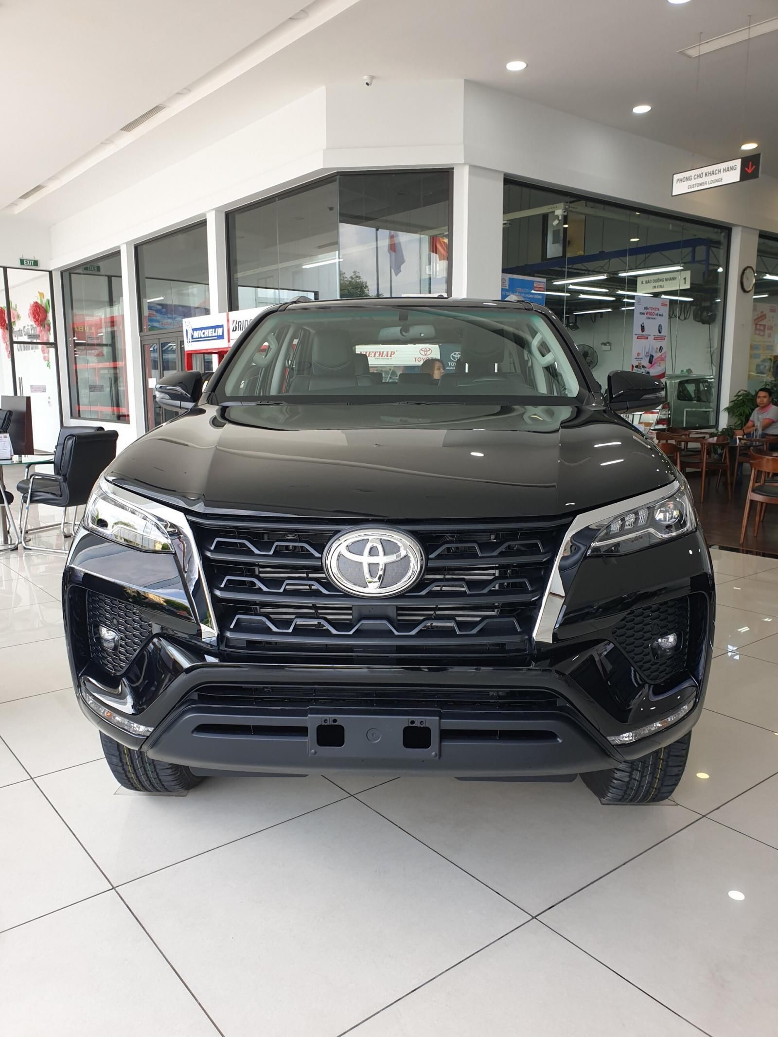 Toyota Fortuner 2022 - Bản nâng cấp, ưu đãi đặc biệt, trả góp 85% rẻ nhất Nam Định