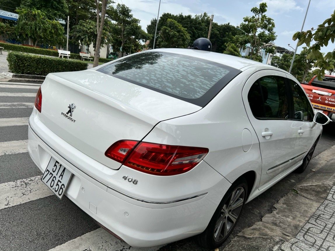 Peugeot 408 2014 - Cần bán xe màu trắng