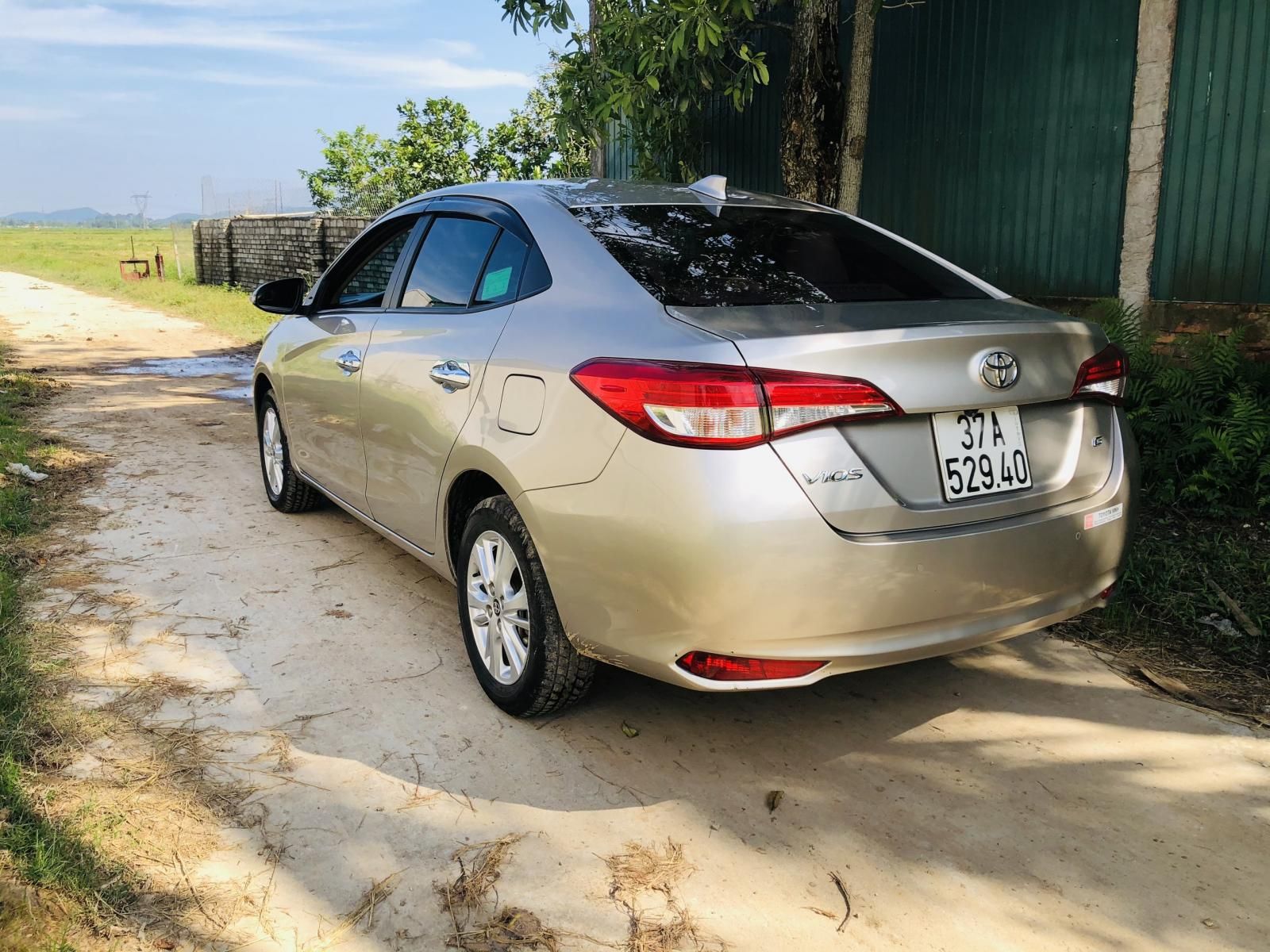 Toyota Vios 2019 - Xe màu nâu vàng