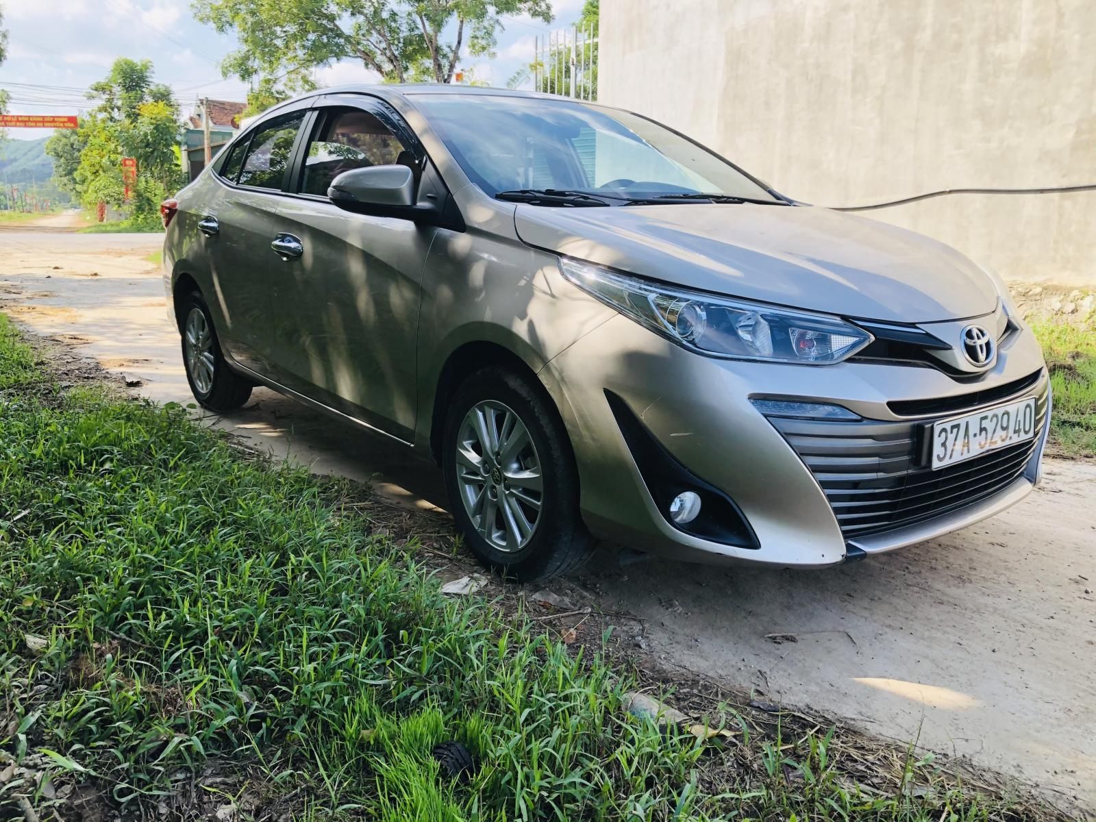 Toyota Vios 2019 - Xe màu nâu vàng