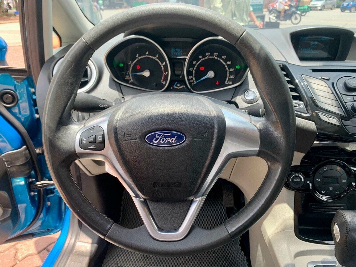 Ford Fiesta 2014 - Giá siêu rẻ, dành cho mọi gia đình - Hỗ trợ trả góp tối đa