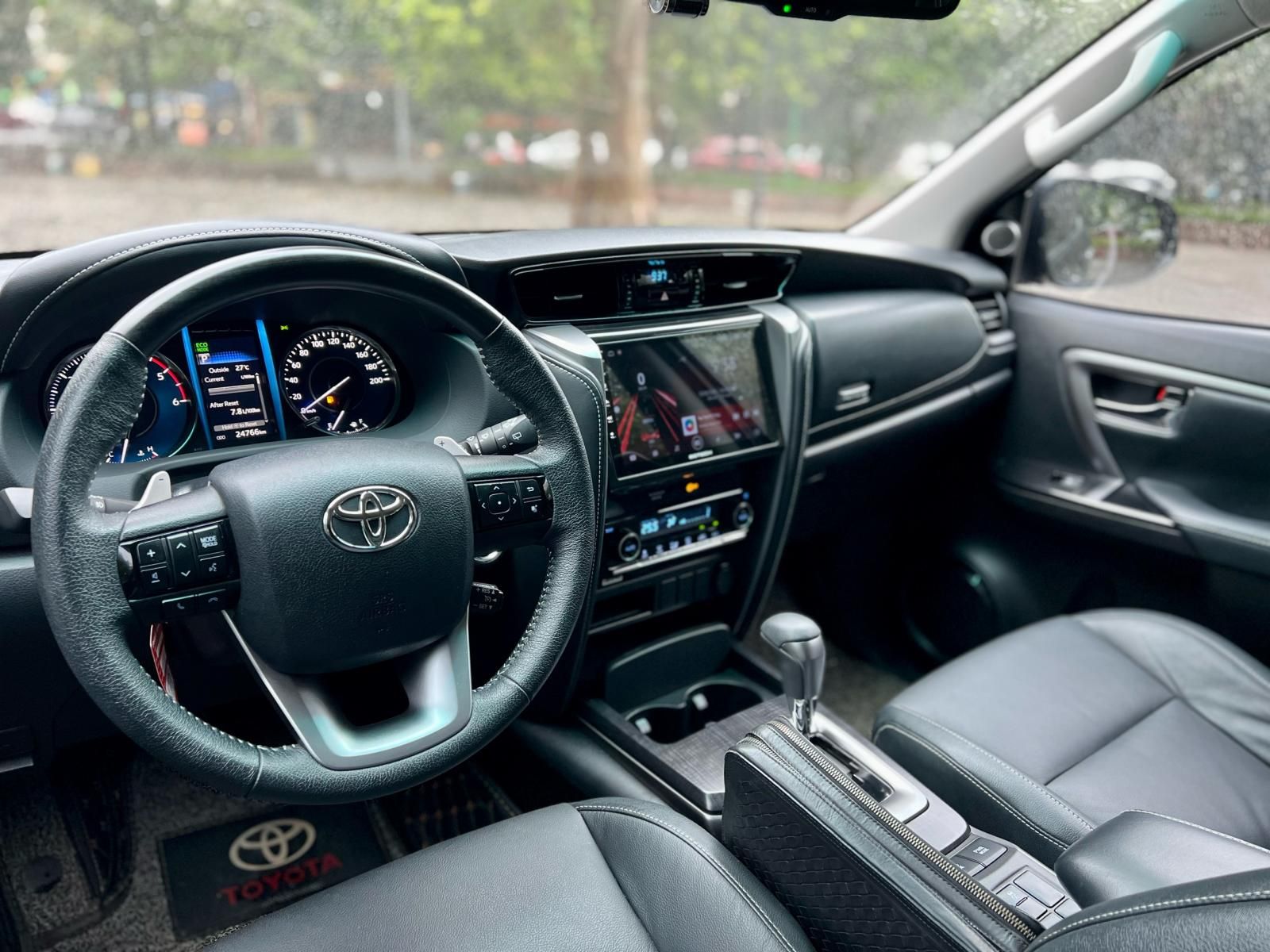 Toyota Fortuner 2021 - Bán xe chạy 20.000km
