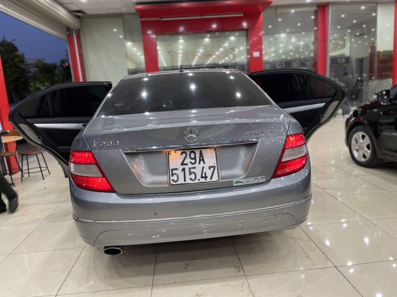 Mercedes-Benz C200 2008 - Xe màu xám bạc