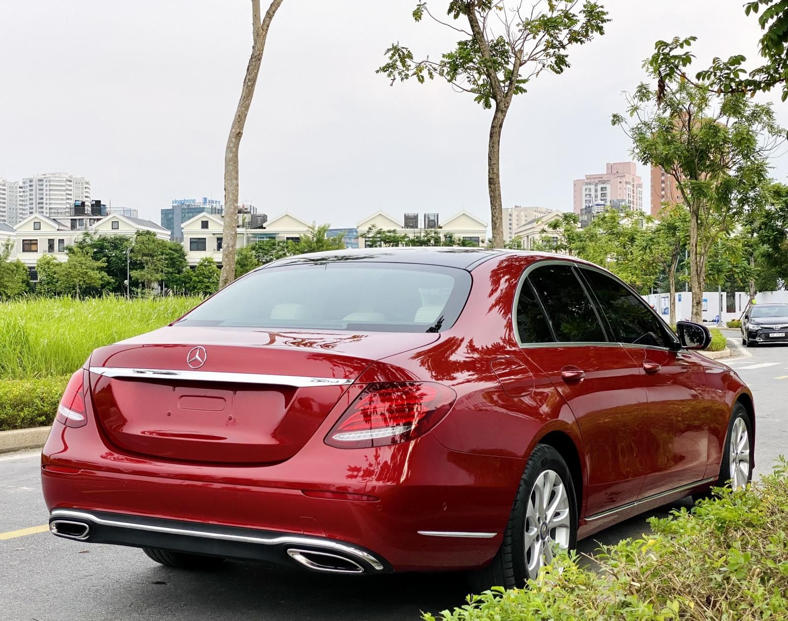 Mercedes-Benz 2017 - Odo 4v km, biển phố