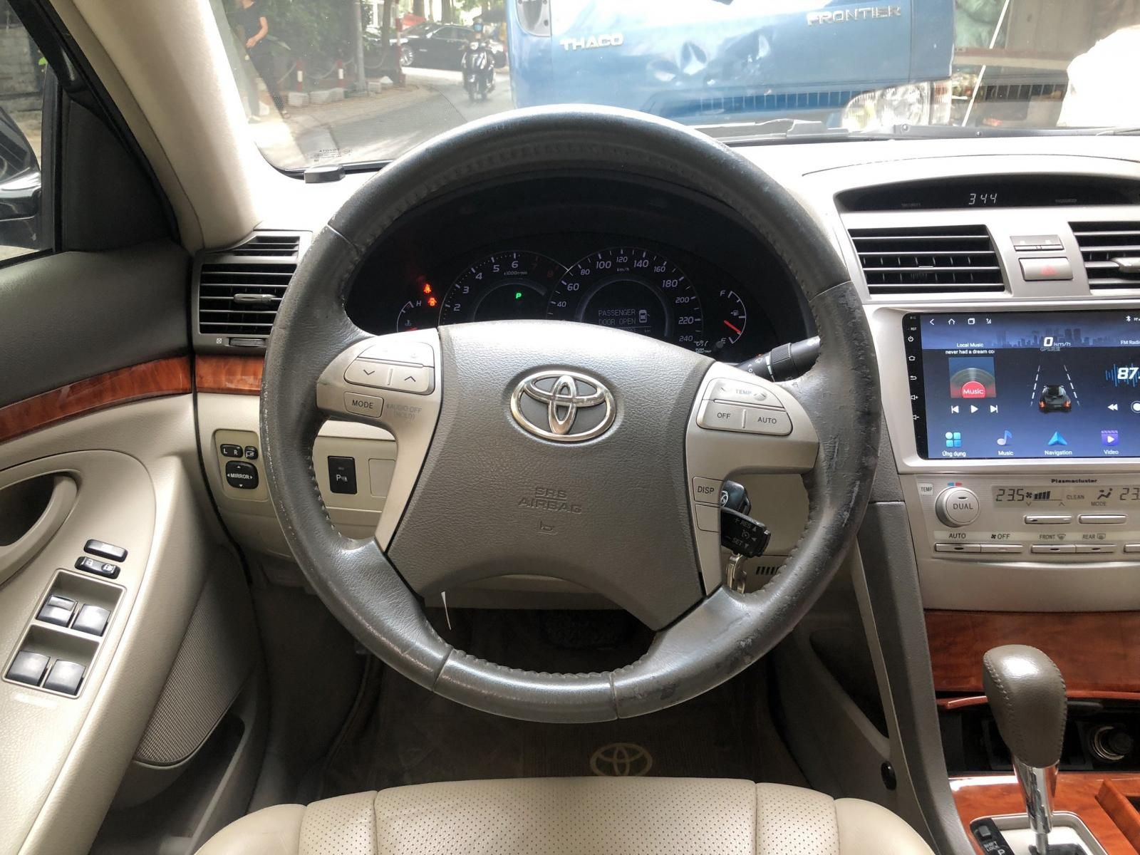 Toyota Camry 2011 - Màu đen, giá tốt