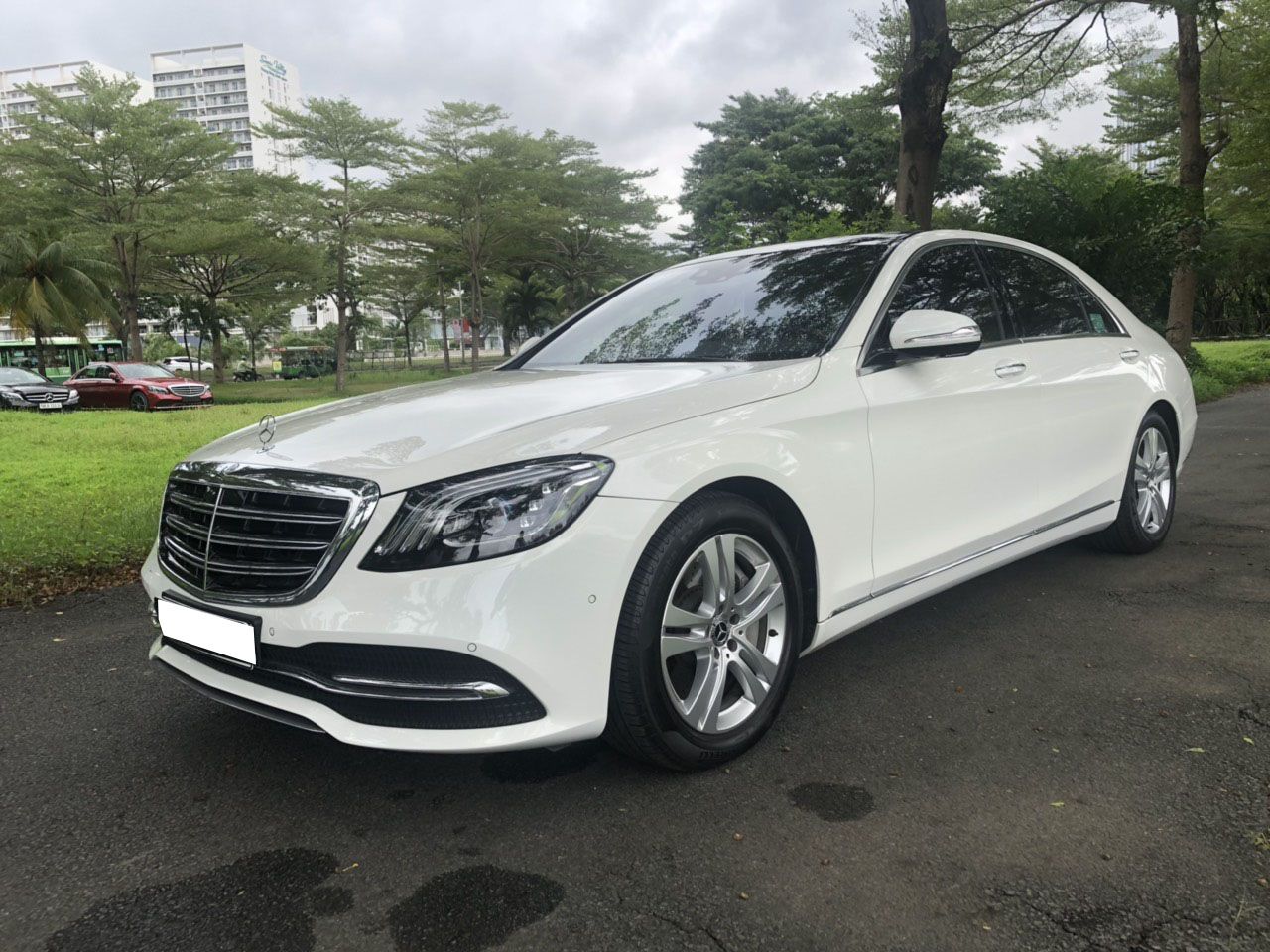 Mercedes-Benz 2018 - Màu trắng, xe đi kỹ, 1 đời chủ duy nhất