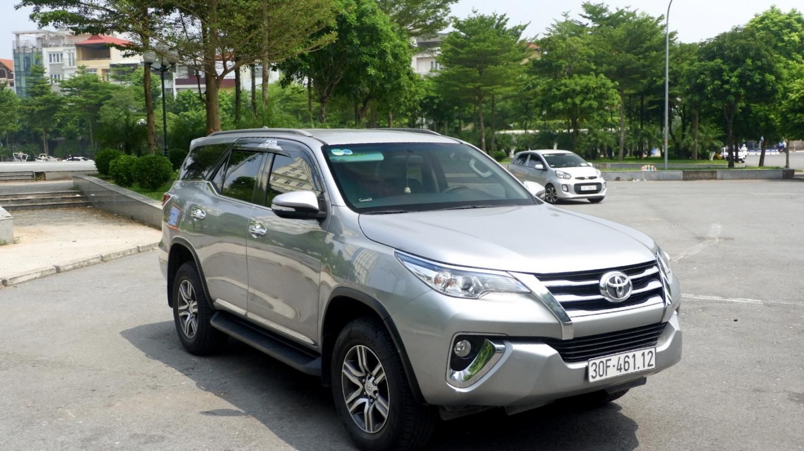 Toyota Fortuner 2017 - Màu bạc, xe nhập giá hữu nghị