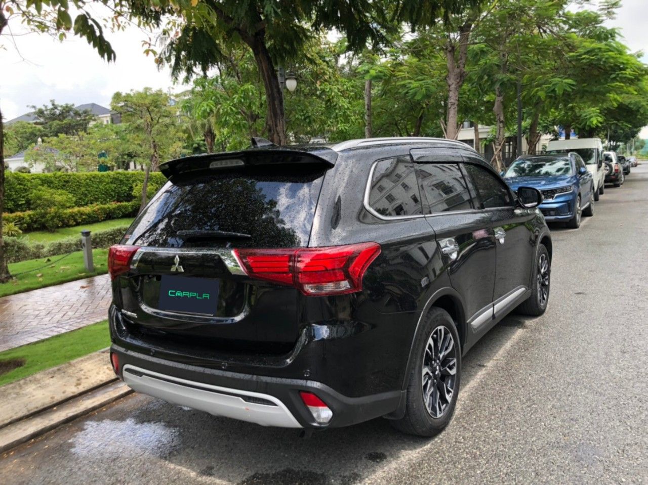 Mitsubishi Outlander 2020 - Xe màu đen