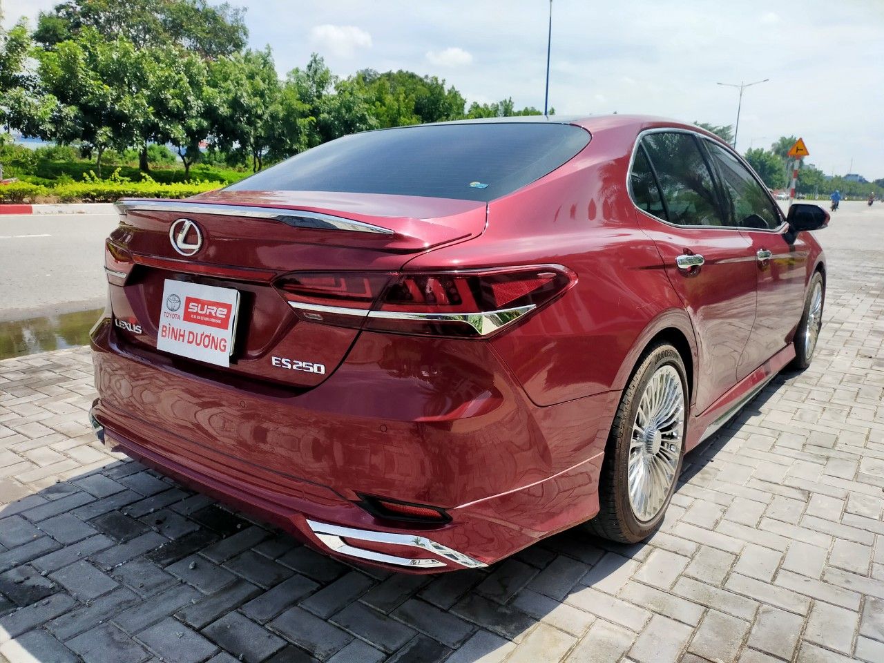 Toyota Camry 2021 - Bảo hành chính hãng lên đến 2025