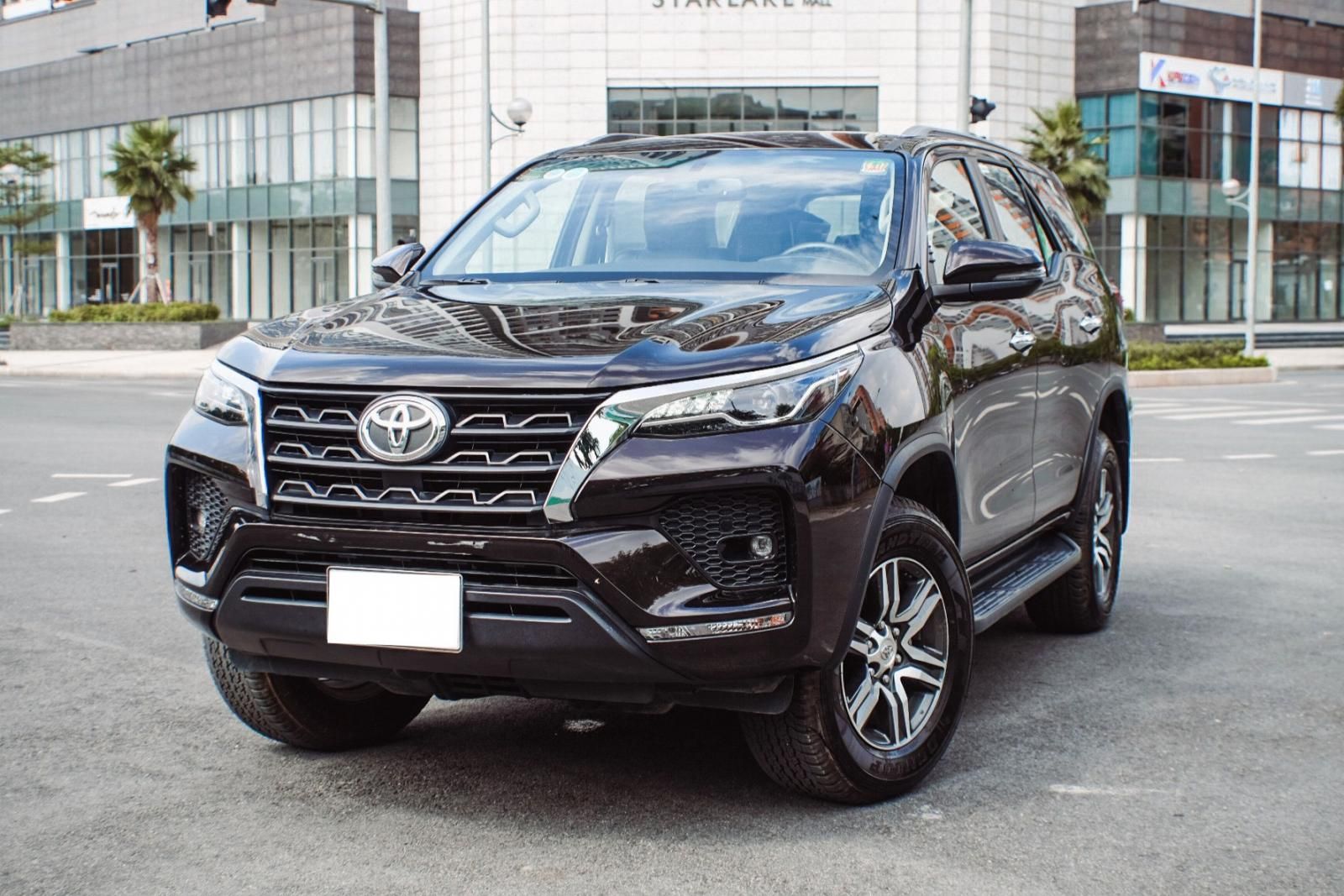 Toyota Fortuner 2021 - Hỗ trợ trả góp NH - Tặng thẻ chăm xe 1 năm miễn phí