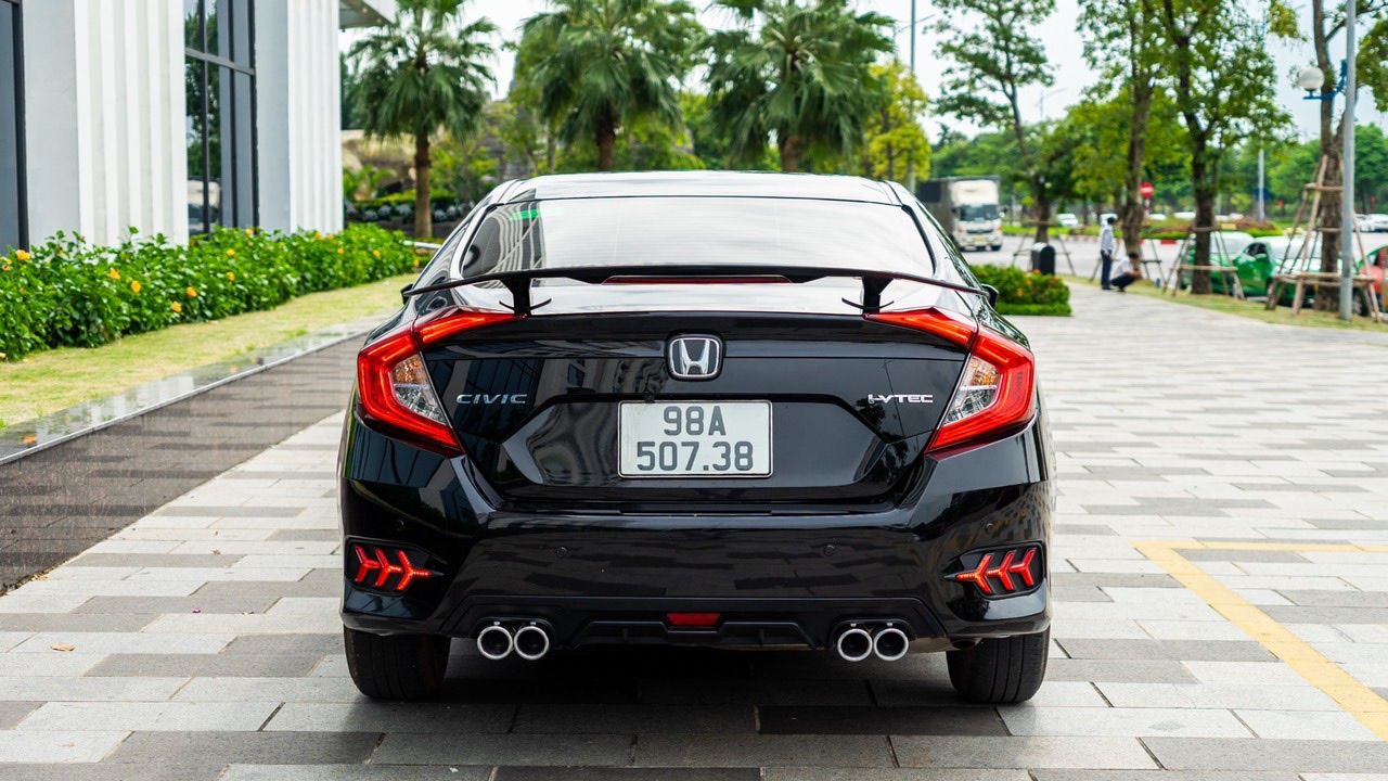 Honda Civic 2019 - Màu đen cá tính, nguyên zin