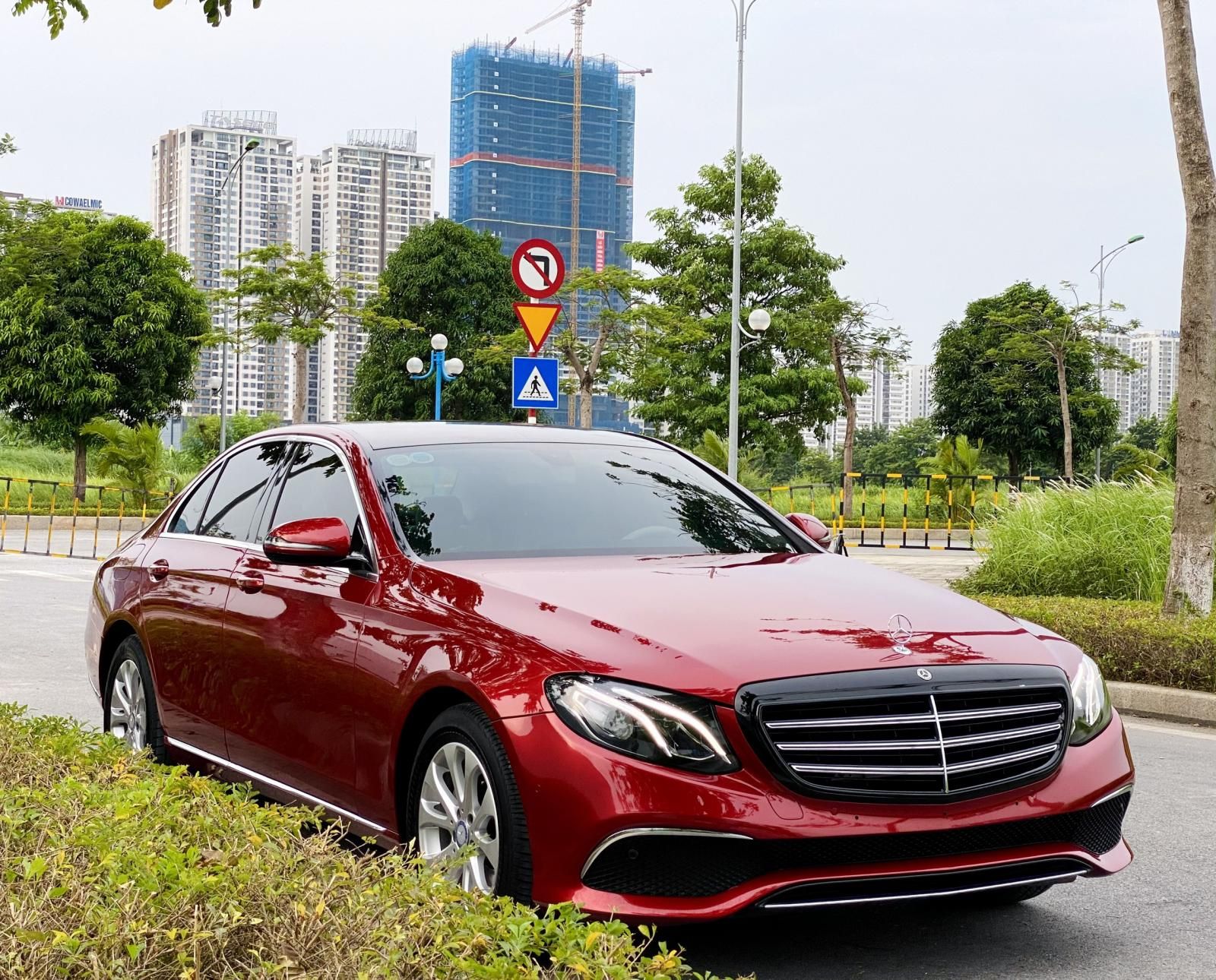 Mercedes-Benz 2017 - Odo 4v km, biển phố