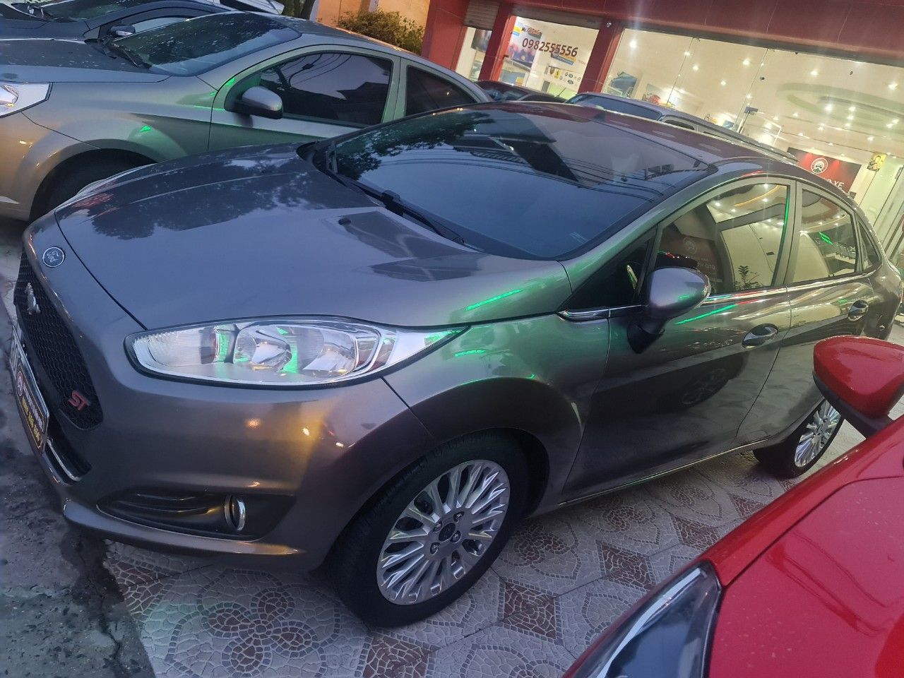 Ford Fiesta 2014 - Cần bán gấp xe giá 315 triệu