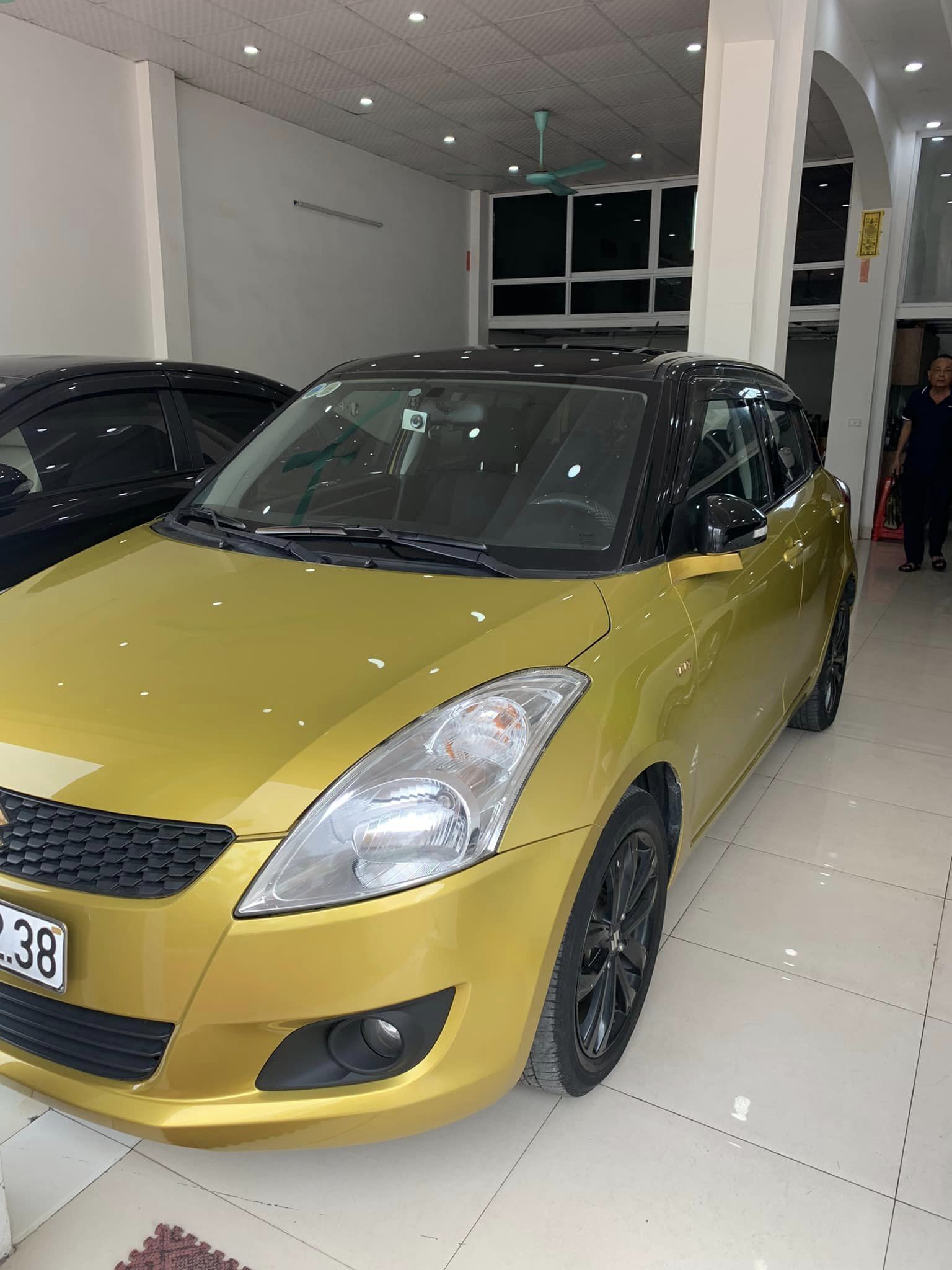 Suzuki Swift 2017 - Màu vàng, xe nhập