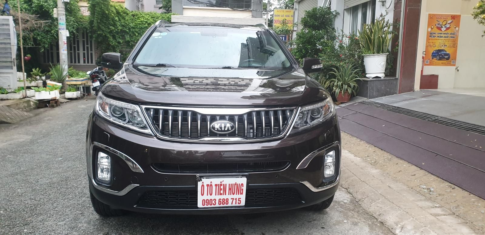 Kia Sorento 2018 - Bán xe bản full dầu 2.2 tự động, model 2019, màu nâu 95%