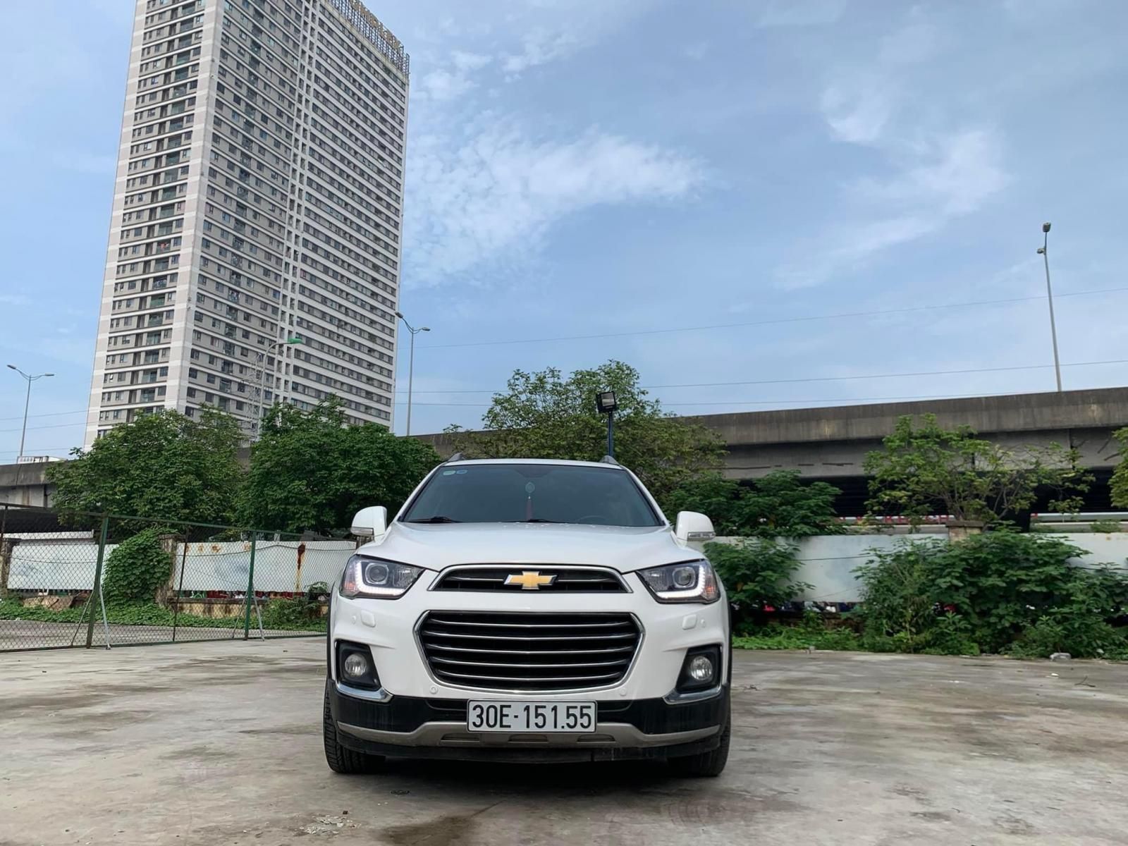 Chevrolet Captiva 2016 - Màu trắng giá cạnh tranh