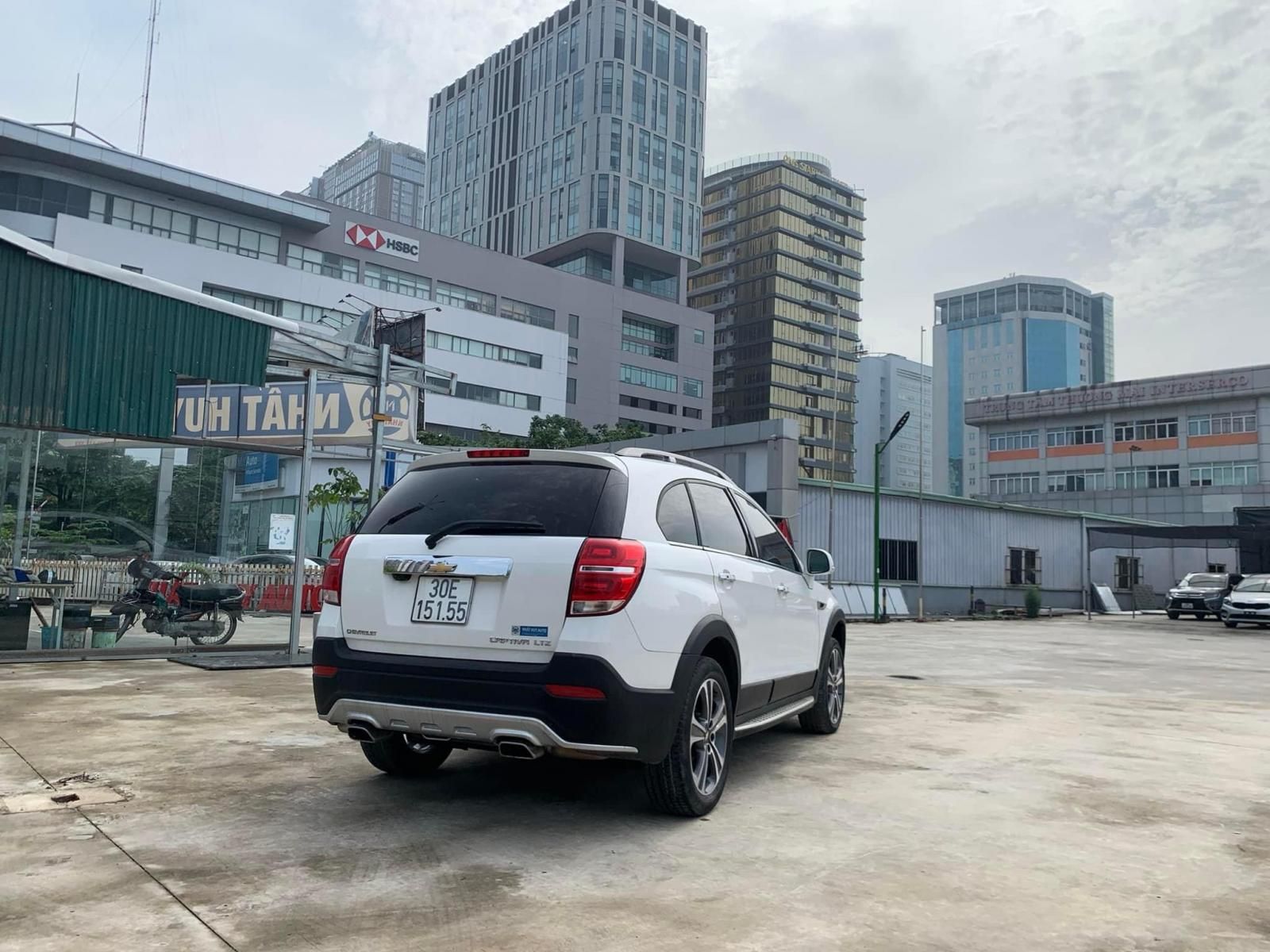 Chevrolet Captiva 2016 - Màu trắng giá cạnh tranh