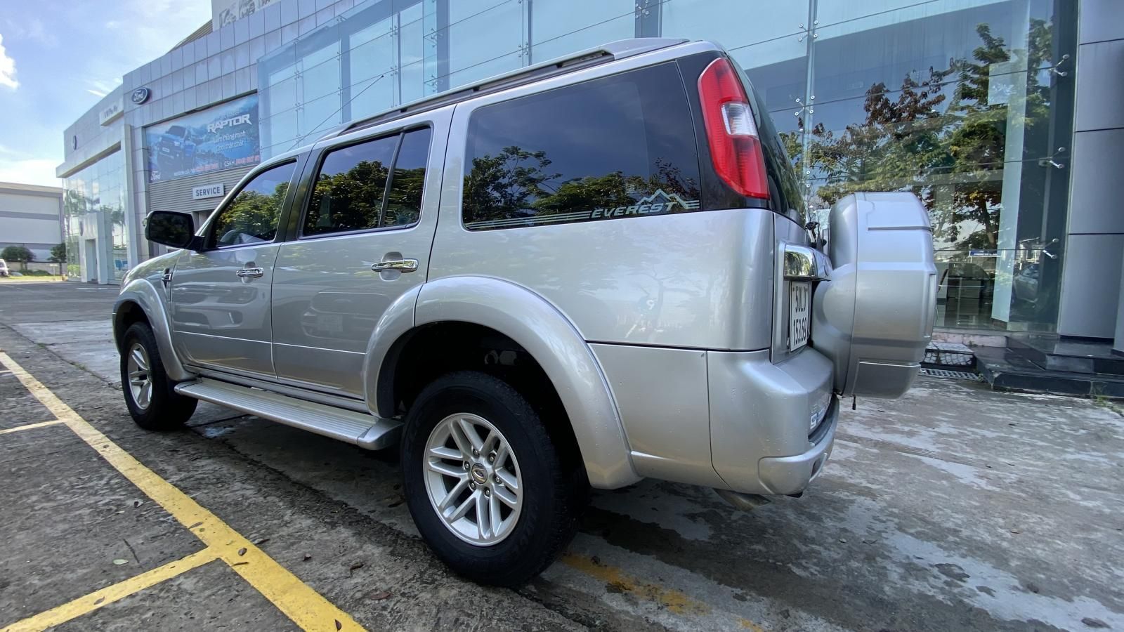 Ford Everest 2009 - Bán xe màu bạc