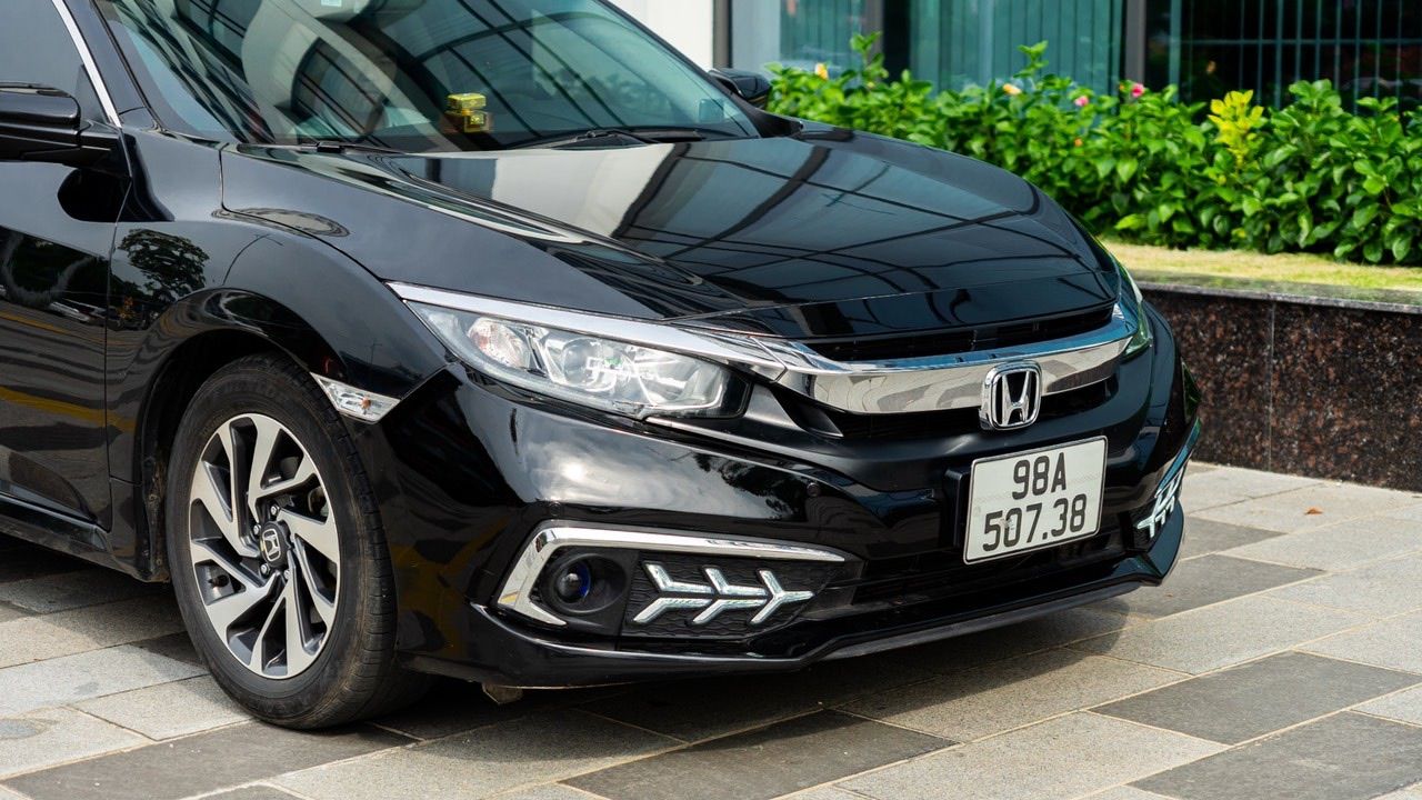 Honda Civic 2019 - Màu đen cá tính, nguyên zin