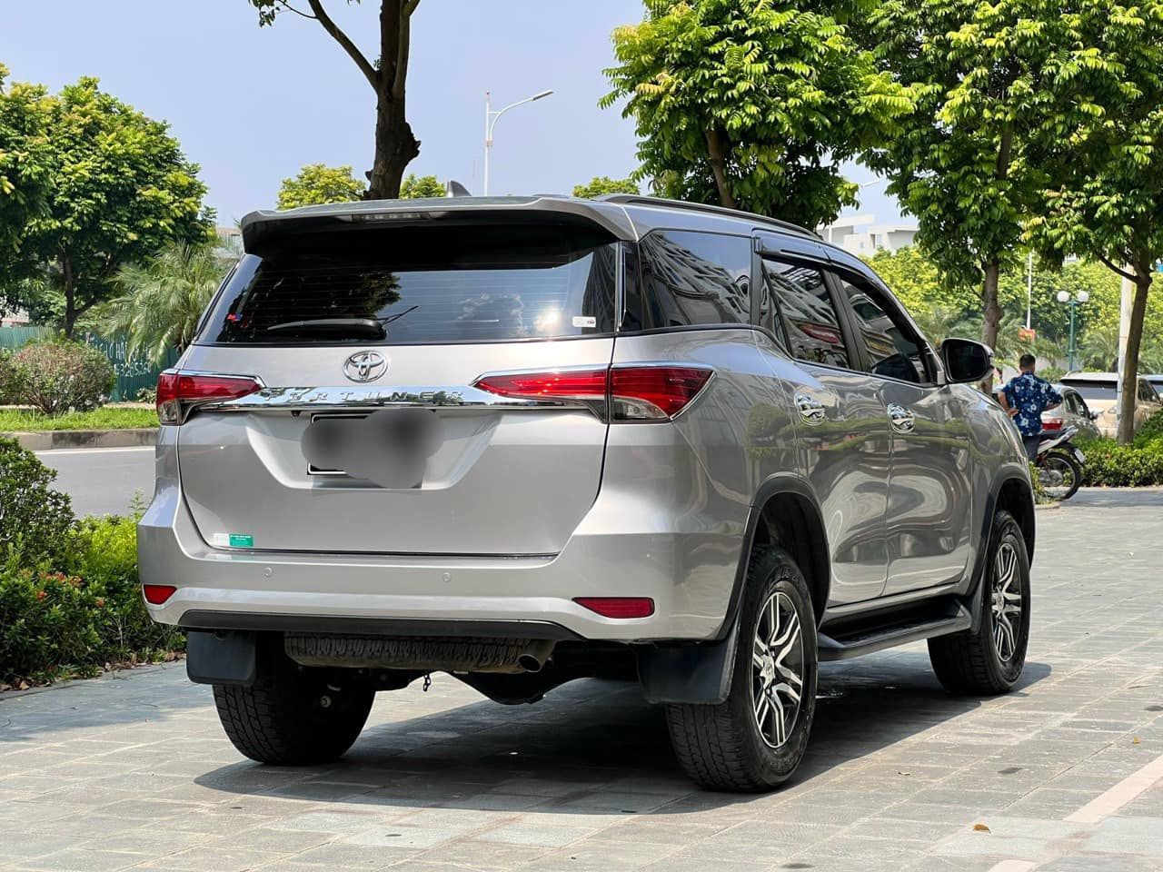 Toyota Fortuner 2019 - Màu bạc giá ưu đãi