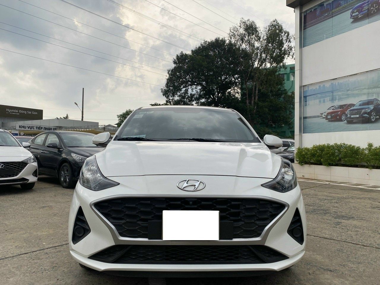 Hyundai Grand i10 2022 - Xe màu trắng