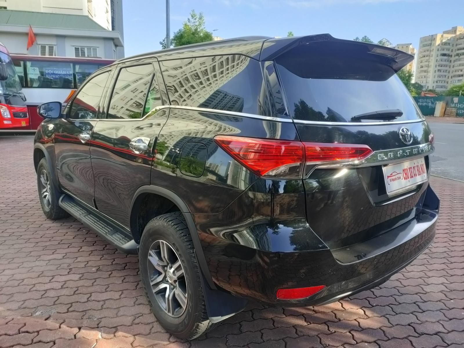 Toyota Fortuner 2021 - Máy dầu màu đen