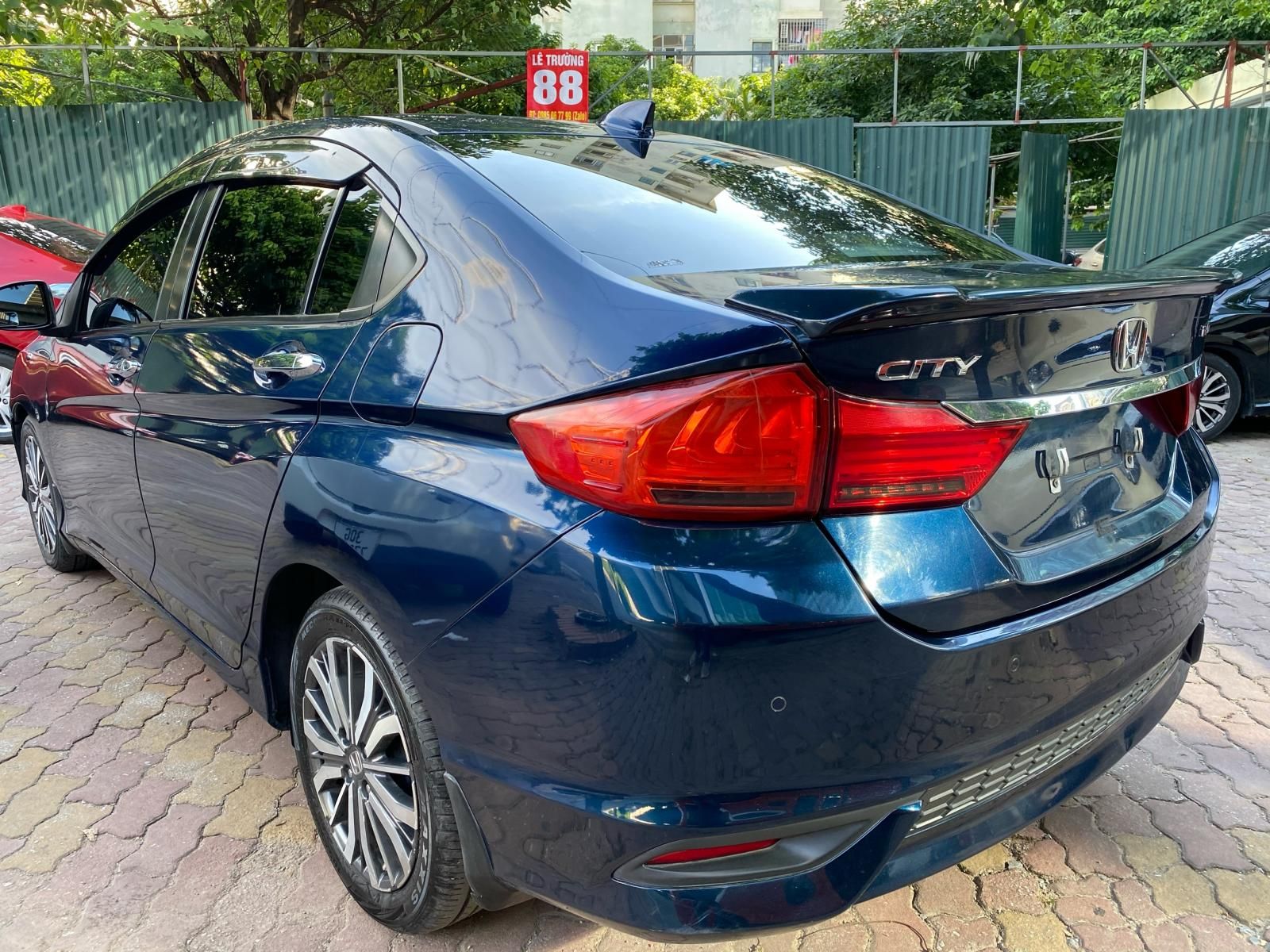 Honda City 2018 - Số tự động, xe mới kinh cong, biển phố không mất 20 triệu. Xe 1 chủ mua từ mới, xe thật đẹp