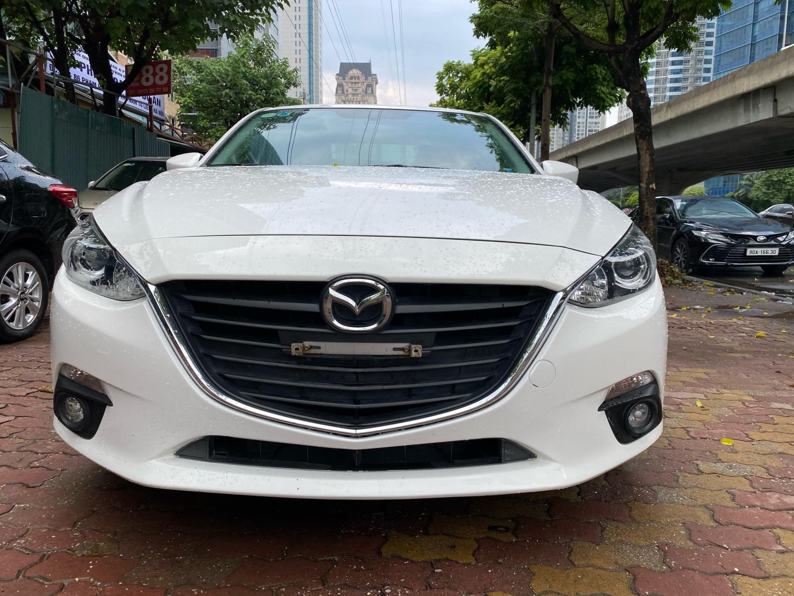 Mazda 3 2017 - Số tự động, biển phố không mất 20 triệu, xe 1 chủ đẹp long lanh, lốp theo xe còn 5 quả, gia đình đi ít, giữ gìn cẩn thận