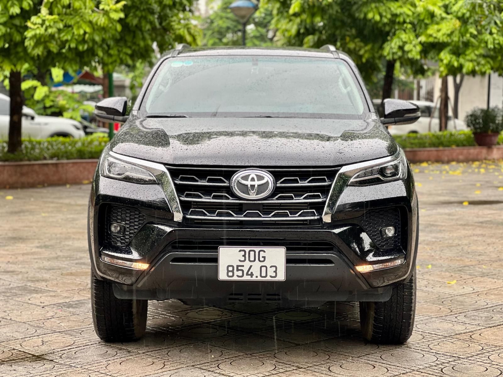 Toyota Fortuner 2021 - Bán xe chạy 20.000km